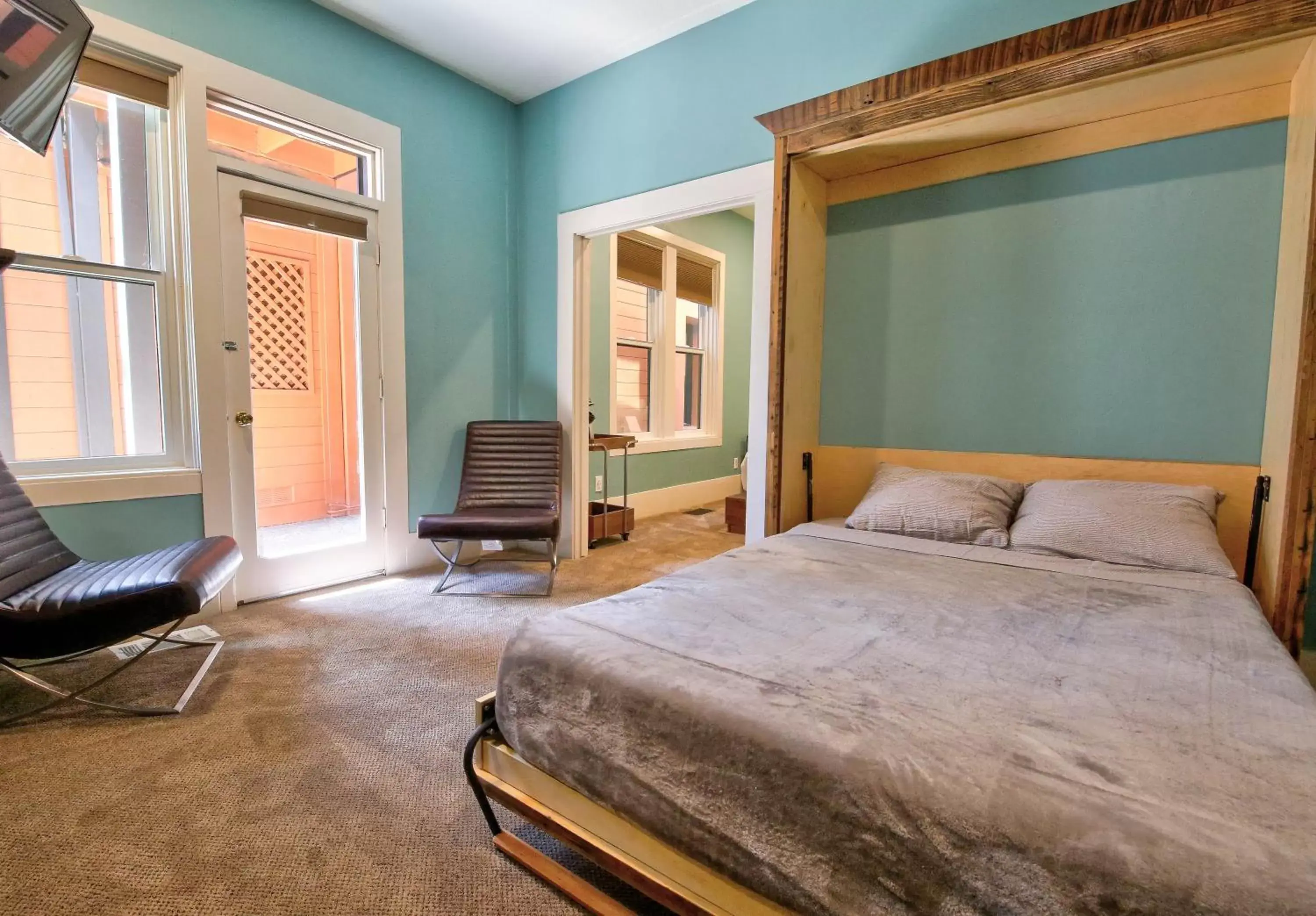 Bed in The Groveland Hotel Bed in The Groveland Hotel