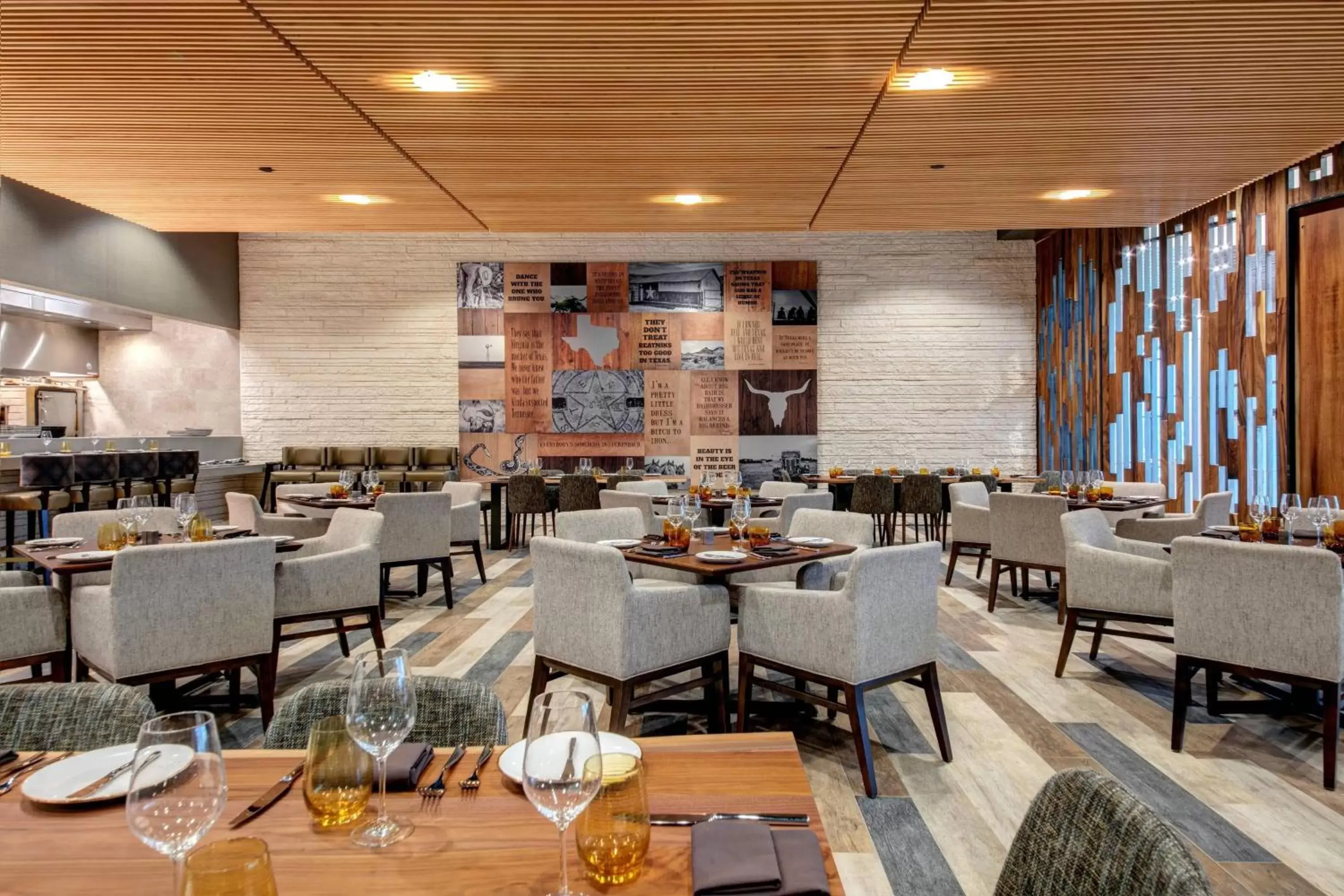 Kitchen or kitchenette, Restaurant/Places to Eat in Marriott Dallas Allen Hotel & Convention Center