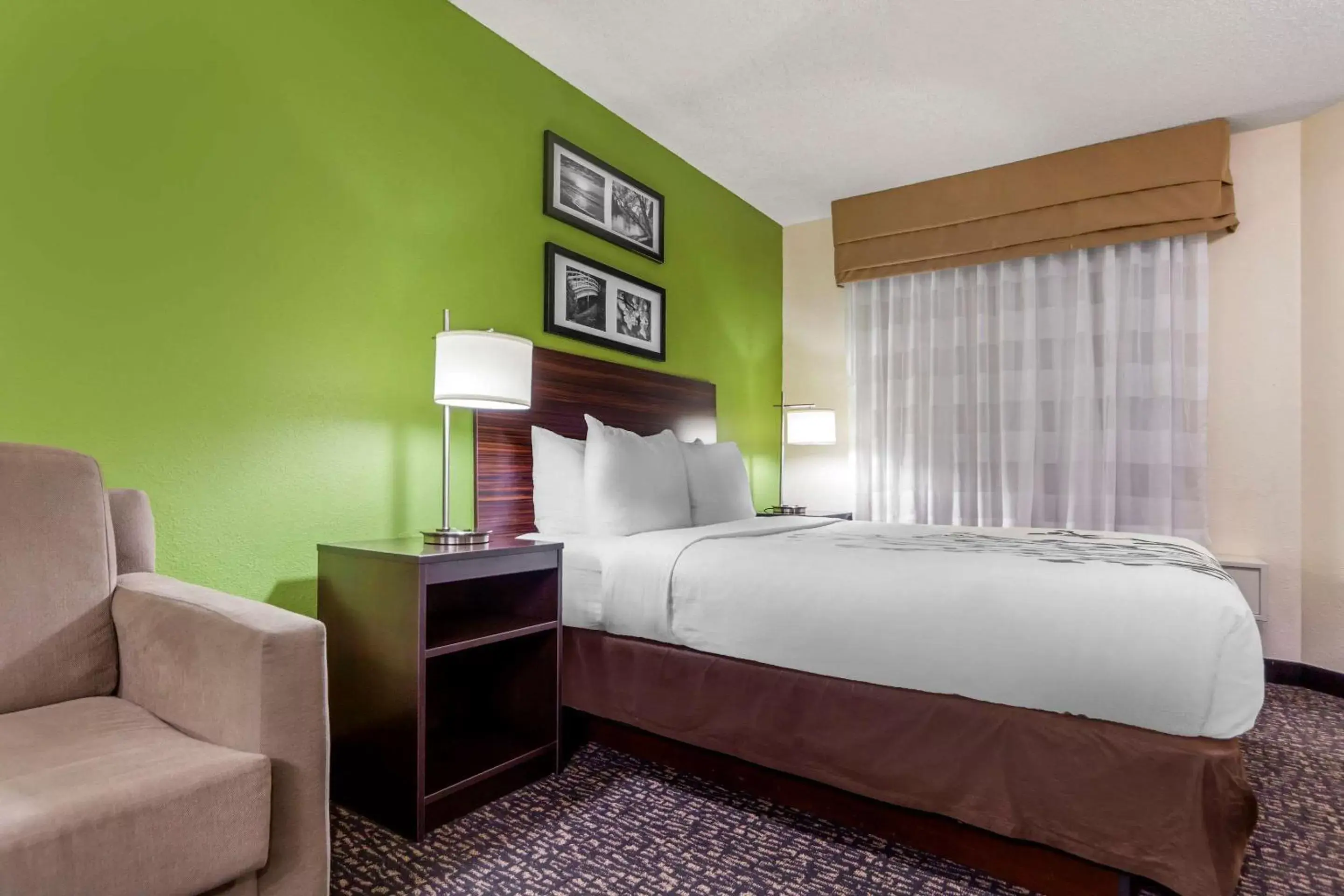 Photo of the whole room in Sleep Inn & Suites Omaha Airport