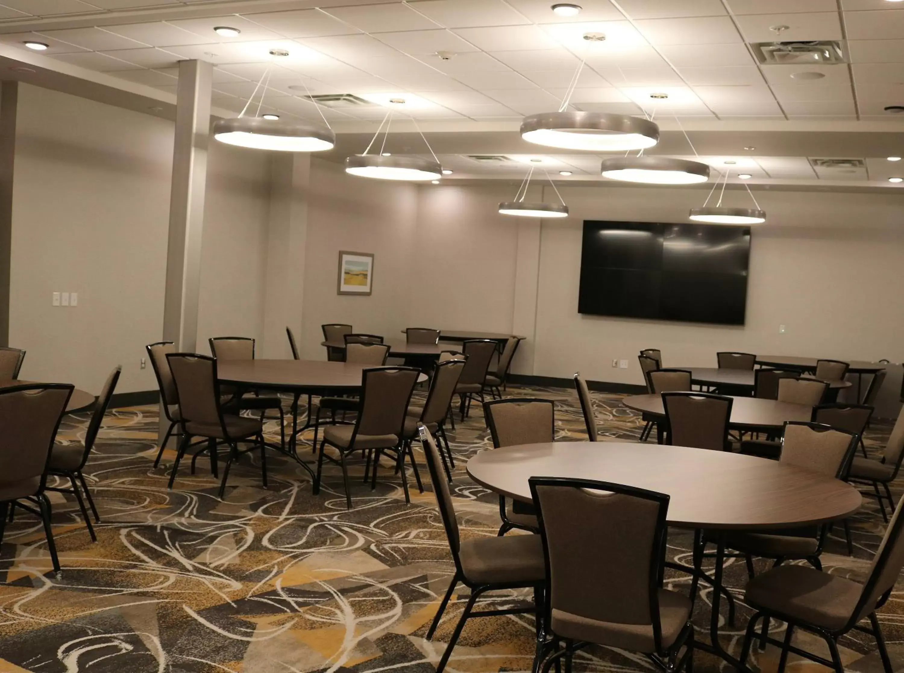 Meeting/conference room, Restaurant/Places to Eat in Holiday Inn - Jonesboro, an IHG Hotel