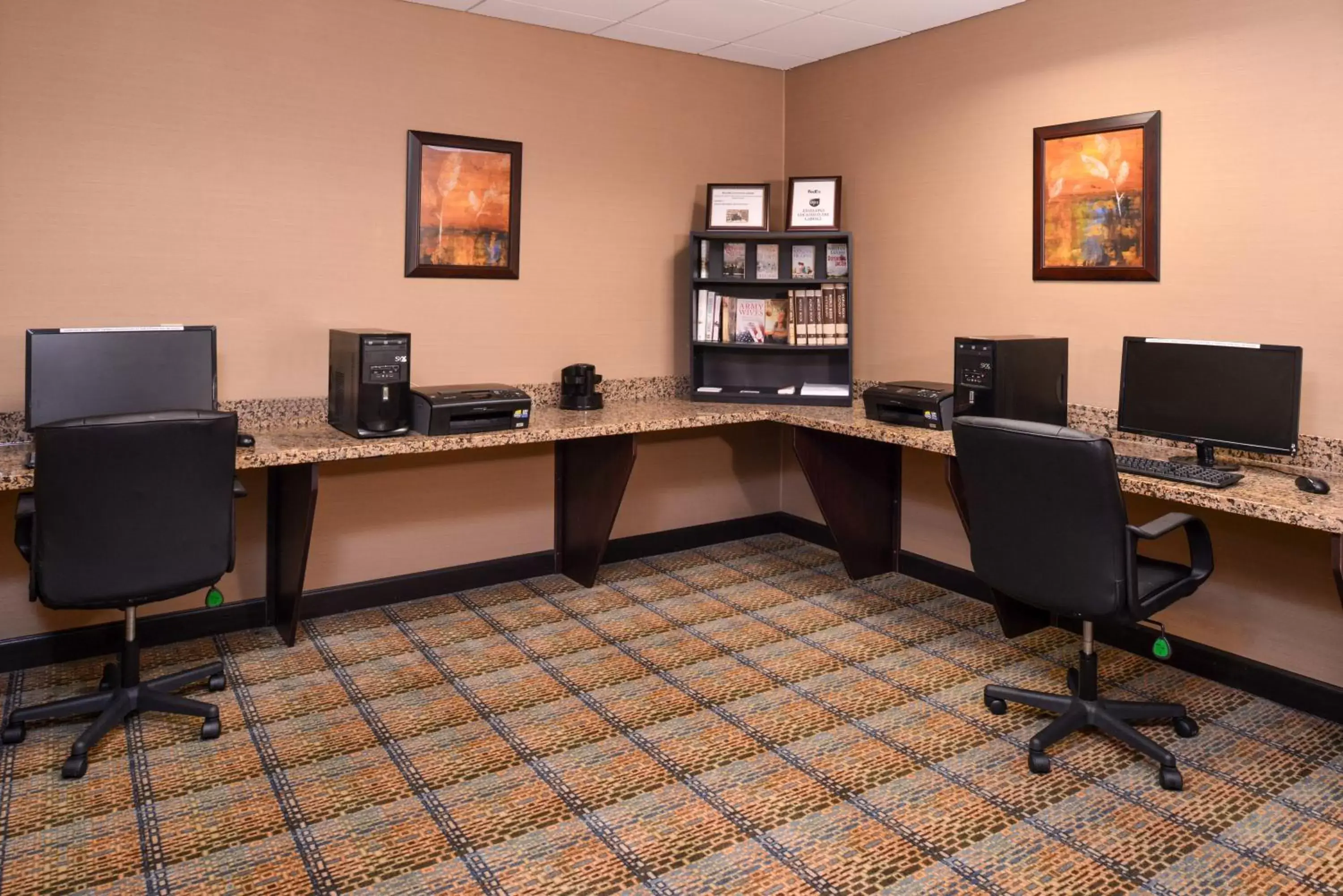 Other, Business Area/Conference Room in Holiday Inn Express & Suites Fairmont, an IHG Hotel