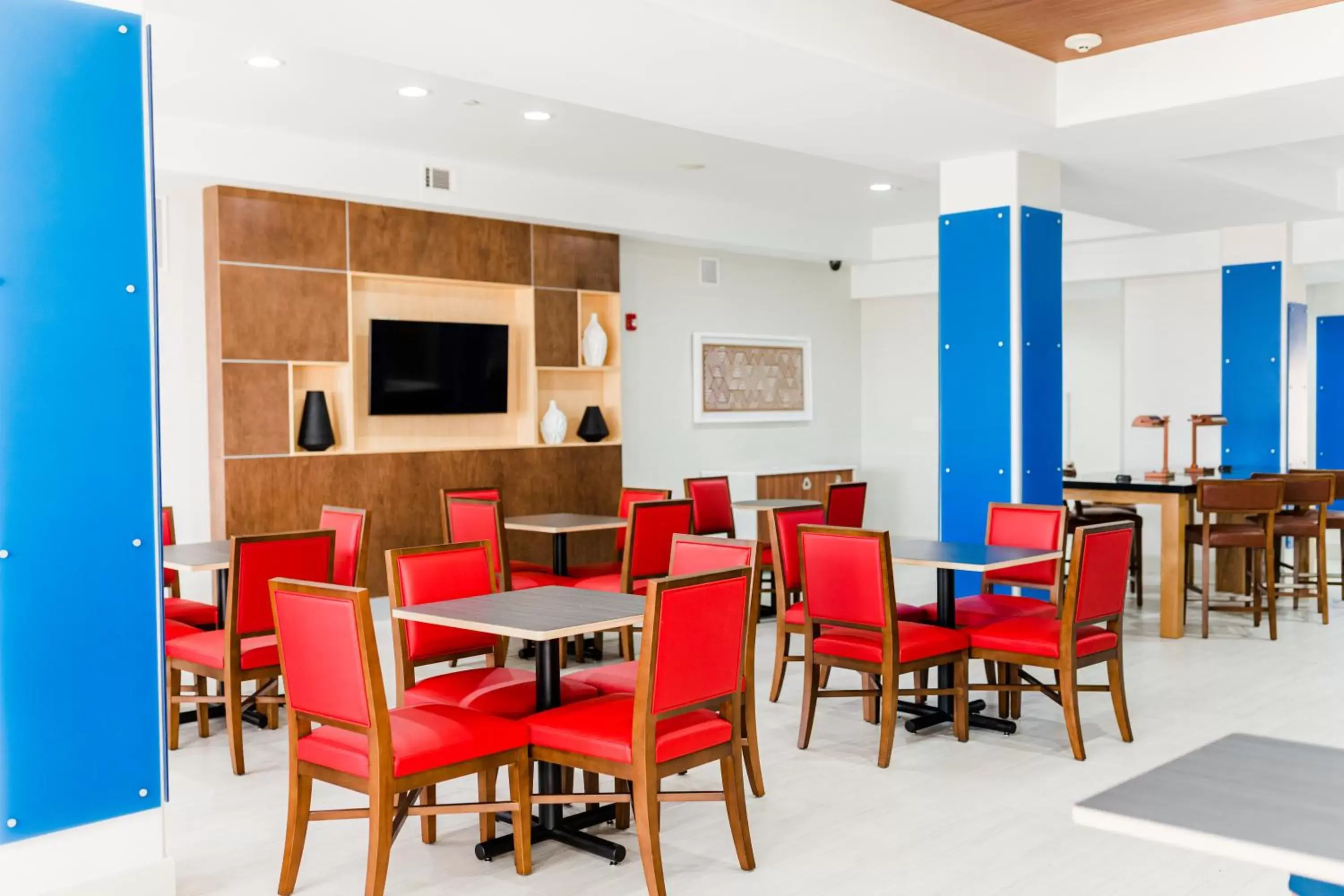 Dining area, Restaurant/Places to Eat in Holiday Inn Express Hotel & Suites Greenville, an IHG Hotel