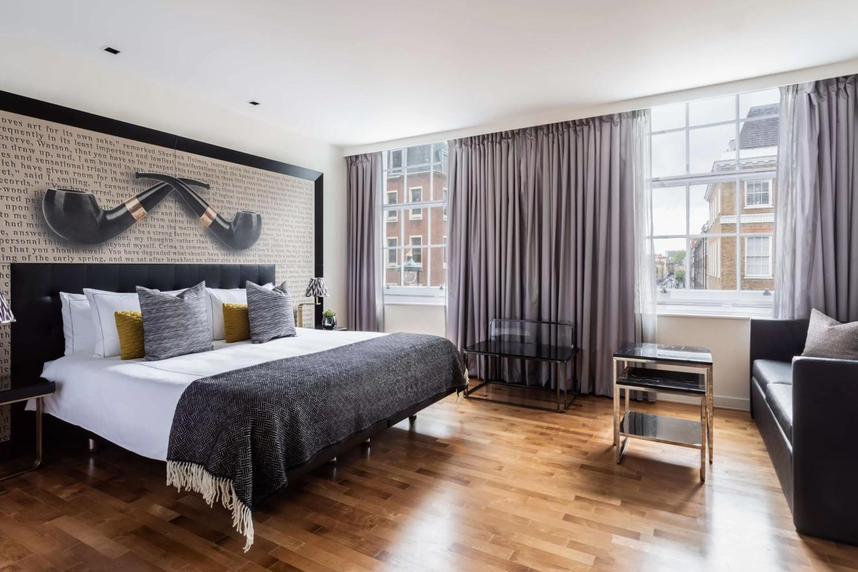 Bedroom, Bed in Holmes Hotel London