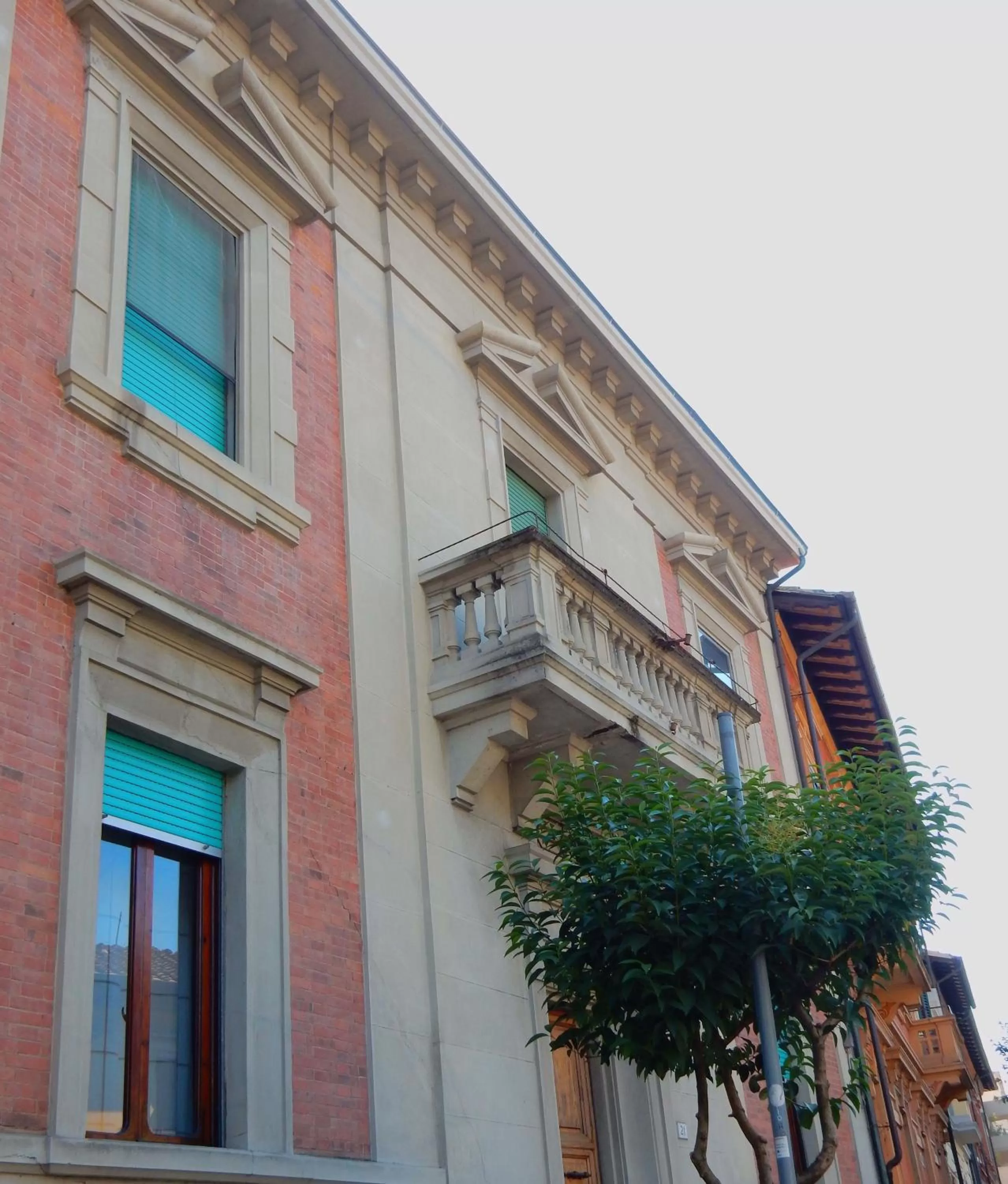 Property building in Villa Gini