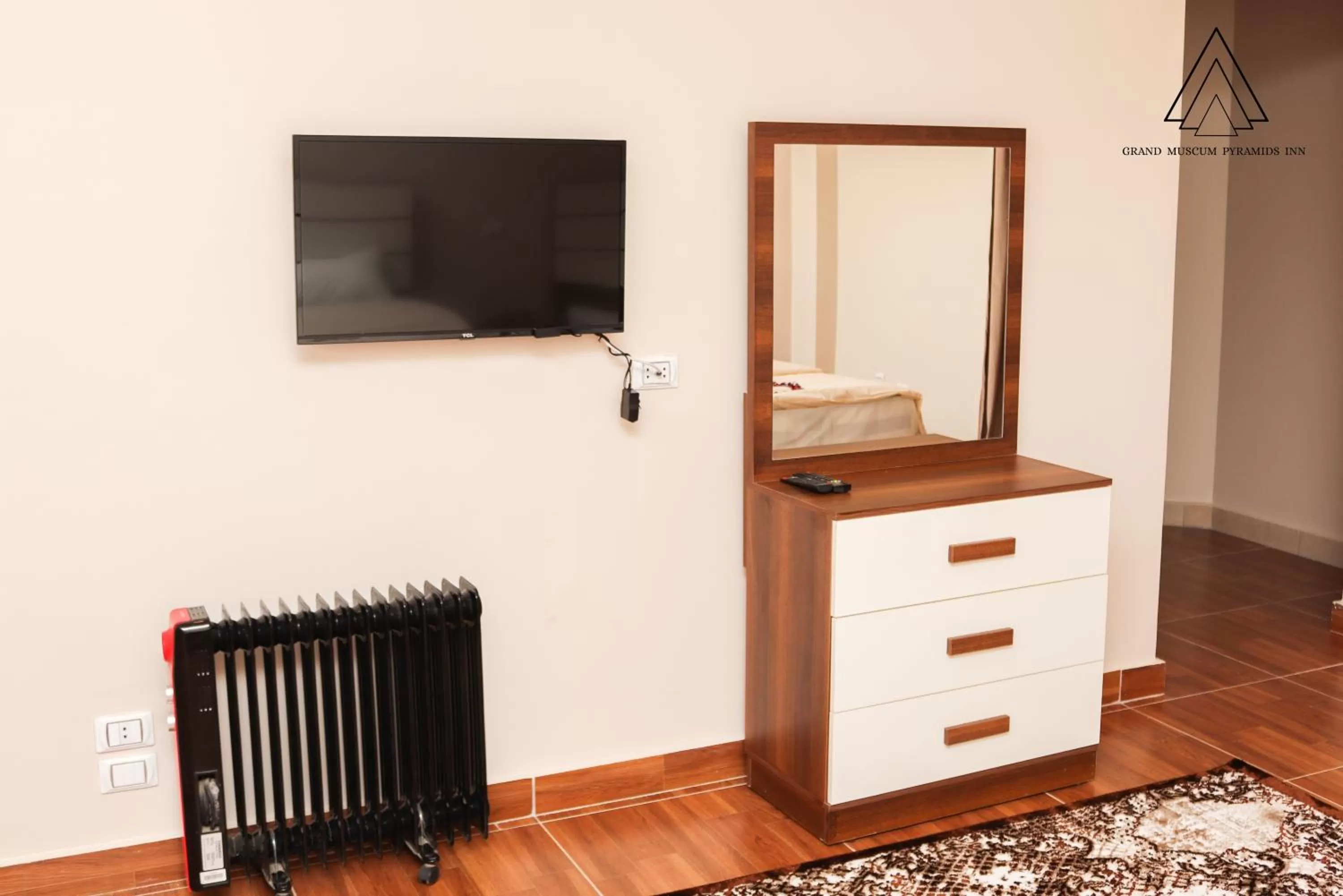 TV and multimedia in Grand Museum Pyramids Inn