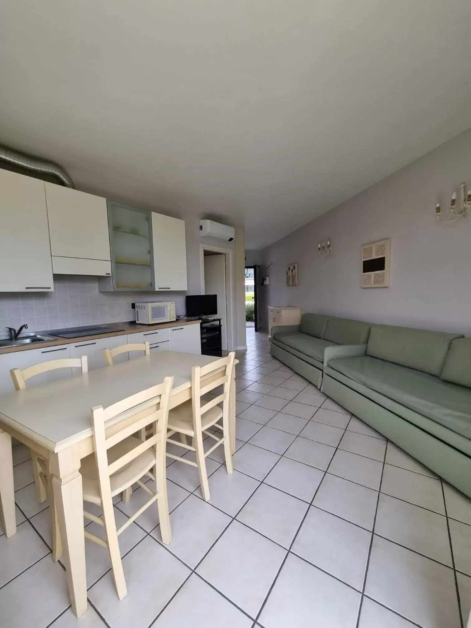 Kitchen or kitchenette, Bunk Bed in Le Terrazze sul Lago Hotel & Residence