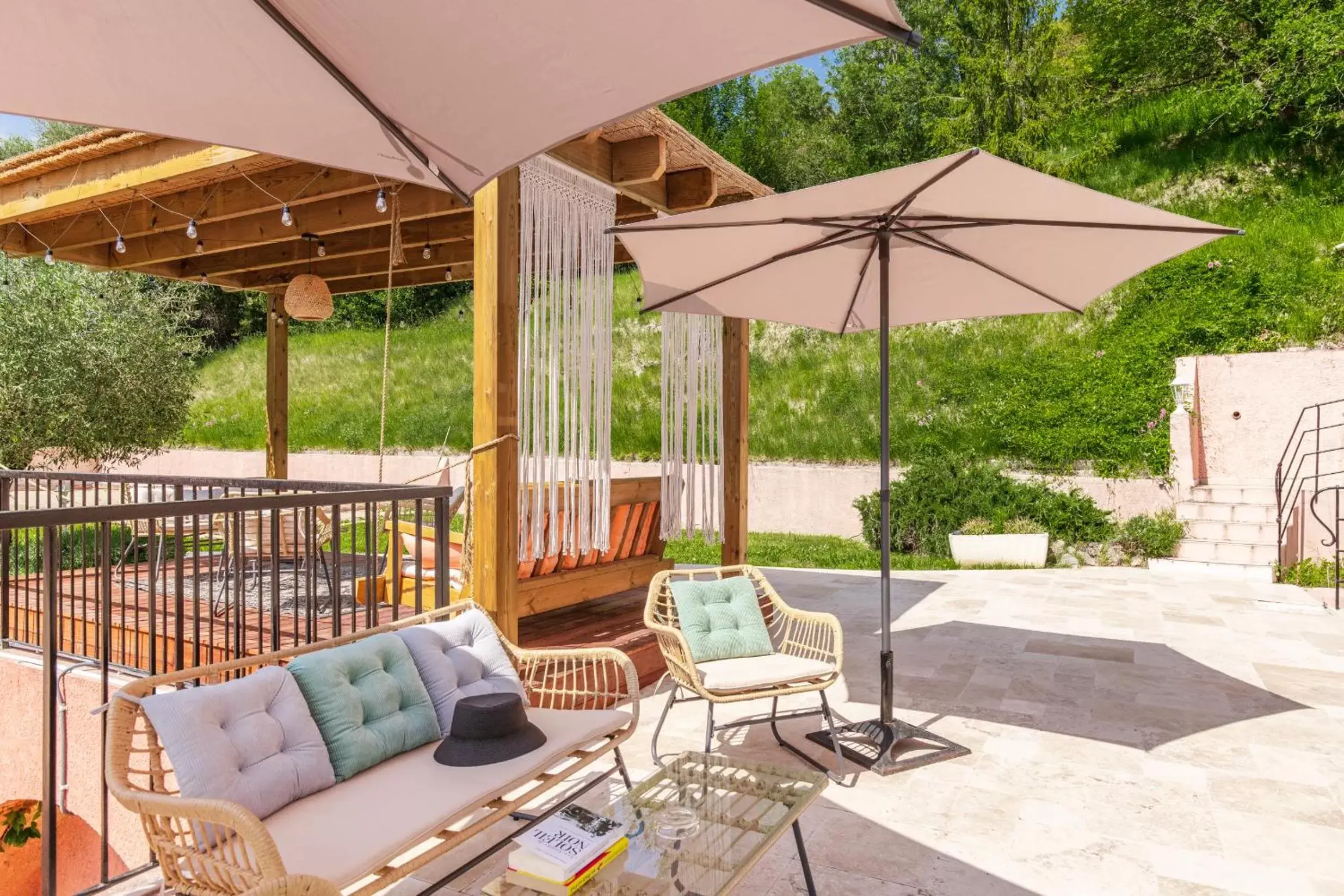 Property building, Seating Area in Les Bastides Saint Paul