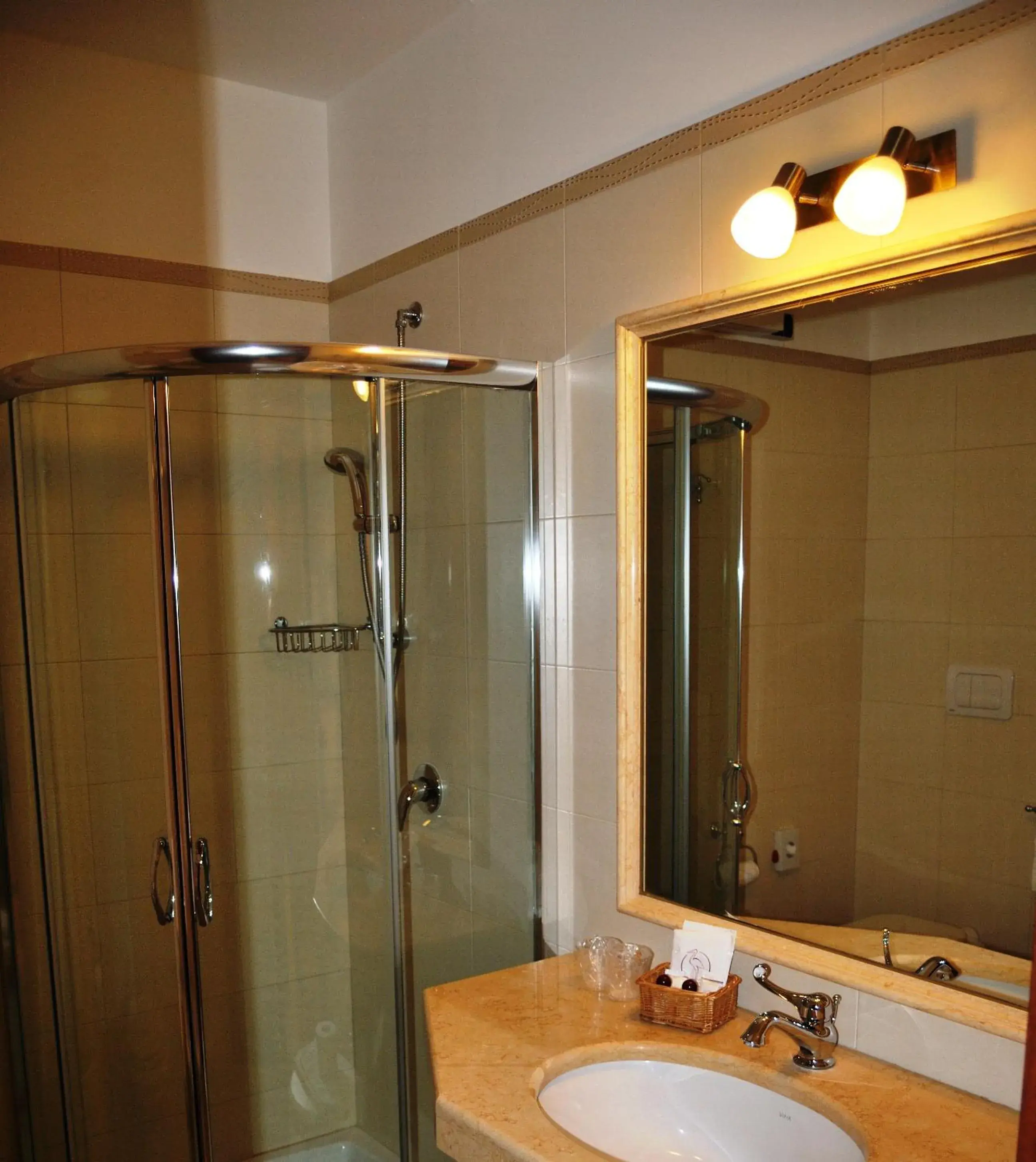 Bathroom in Hotel Federico II