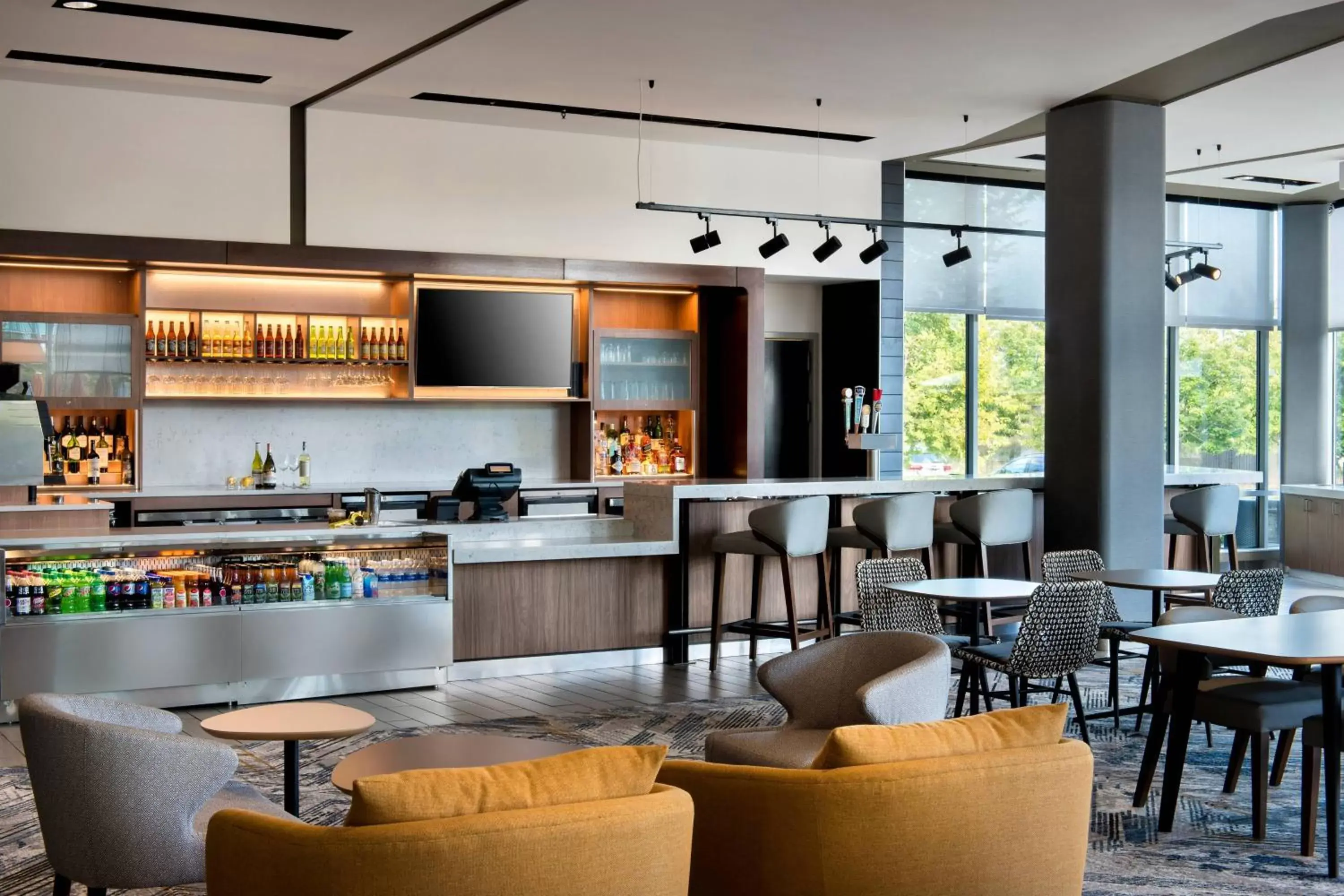 Restaurant/places to eat, Lounge/Bar in Courtyard by Marriott Philadelphia South at The Navy Yard