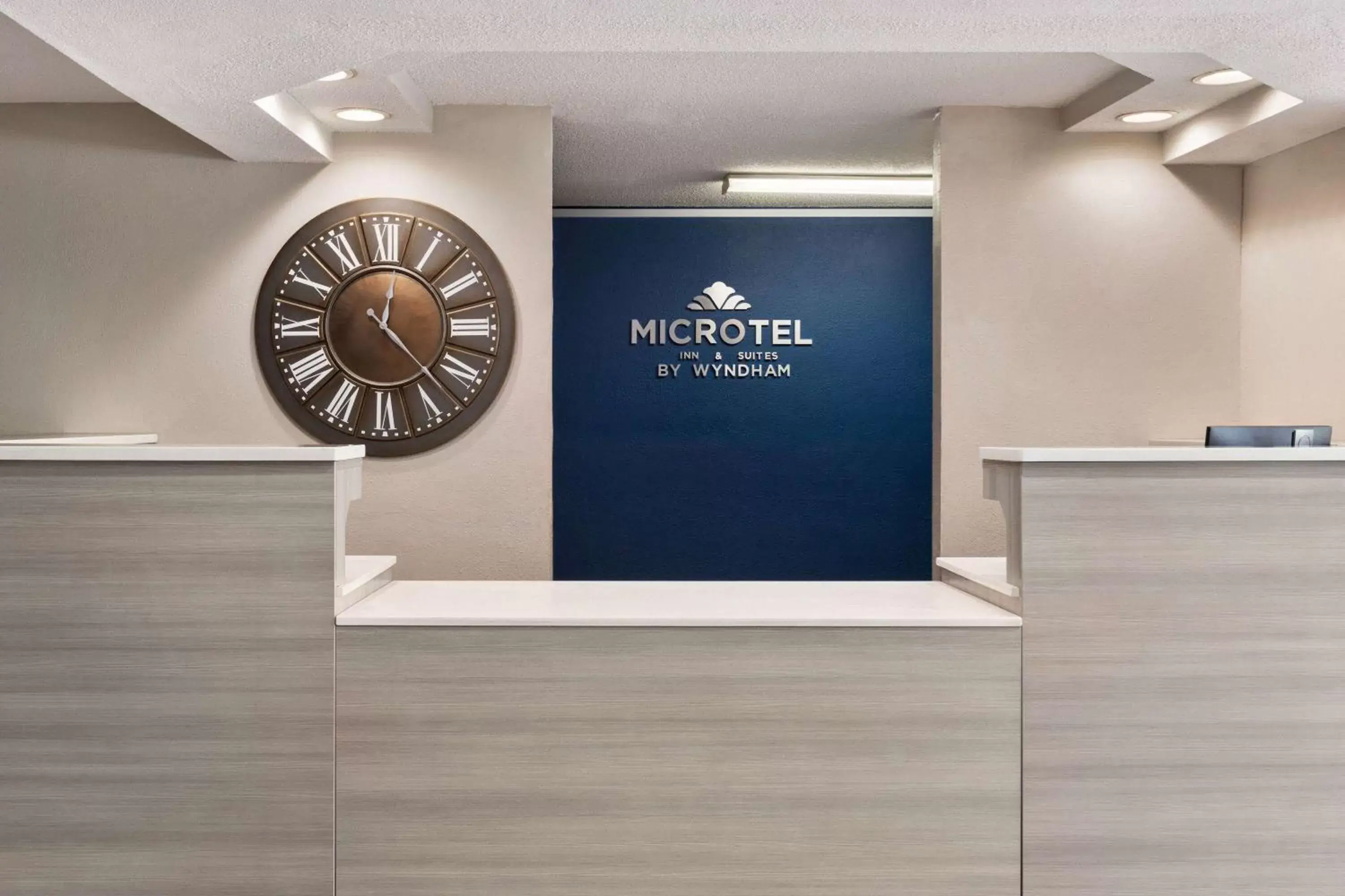 Lobby or reception in Microtel Inn & Suites by Wyndham Florence/Cincinnati Airpo