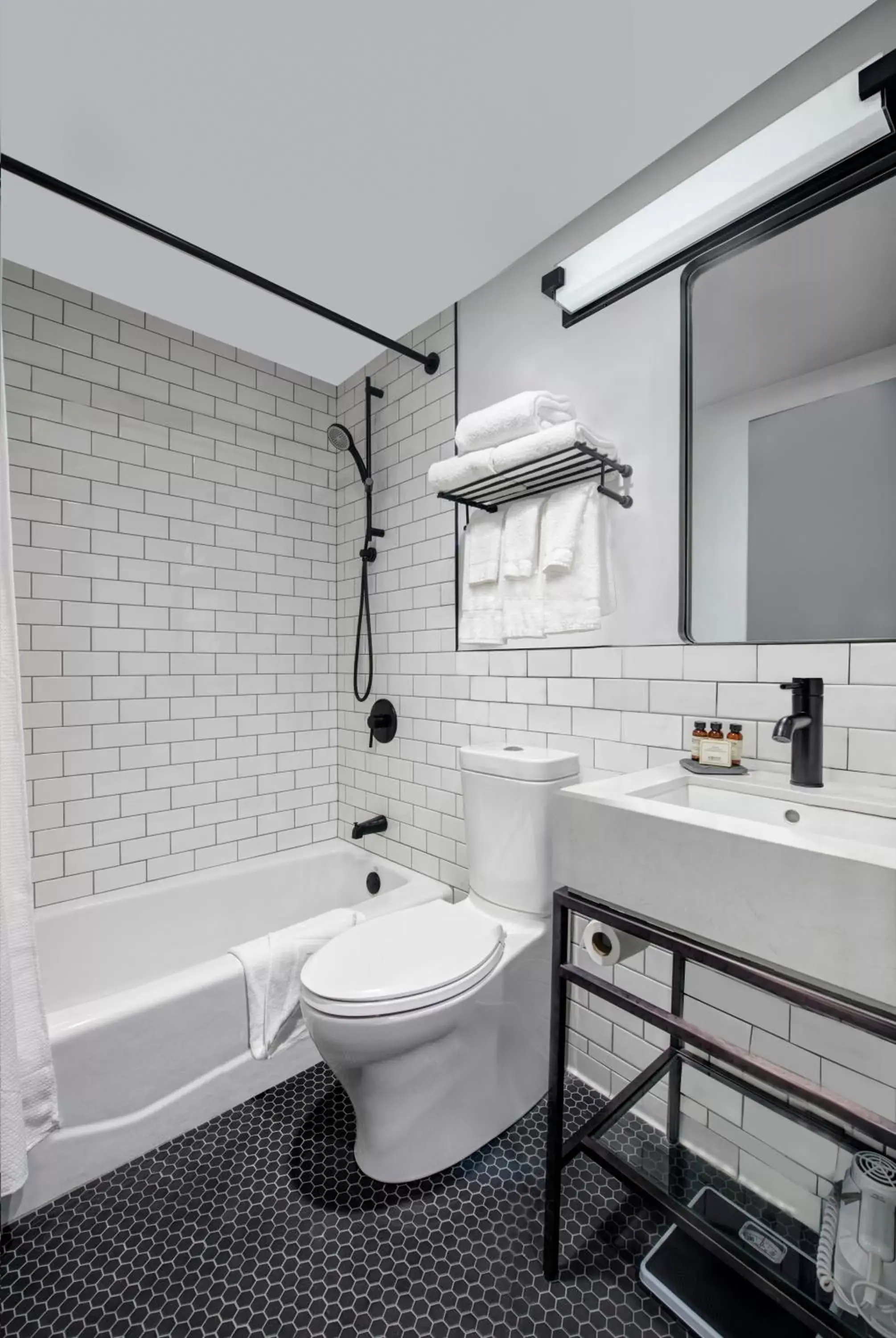 Toilet, Bathroom in Citadines Connect Fifth Avenue New York