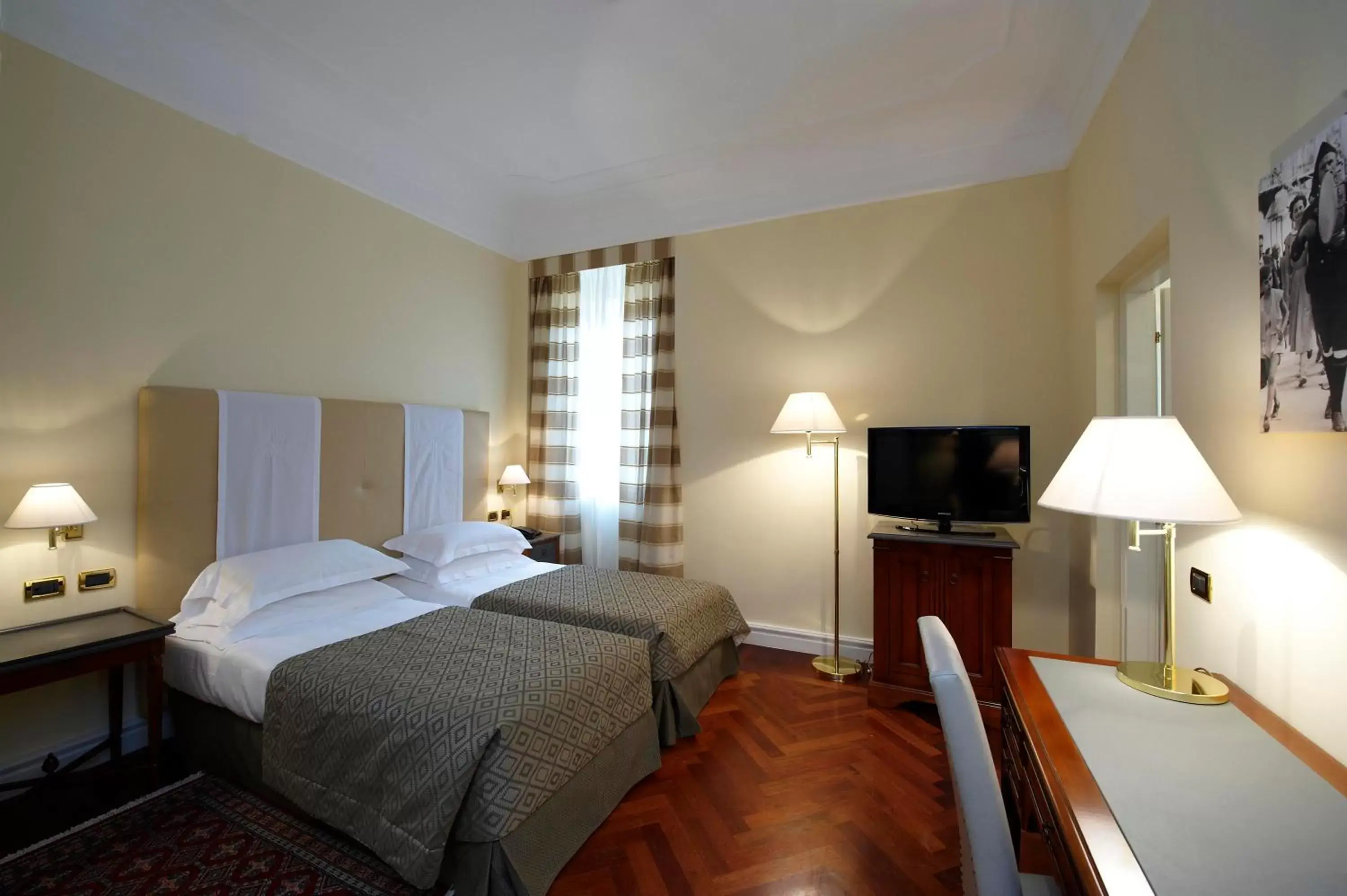 Bed in Grand Hotel Piazza Borsa
