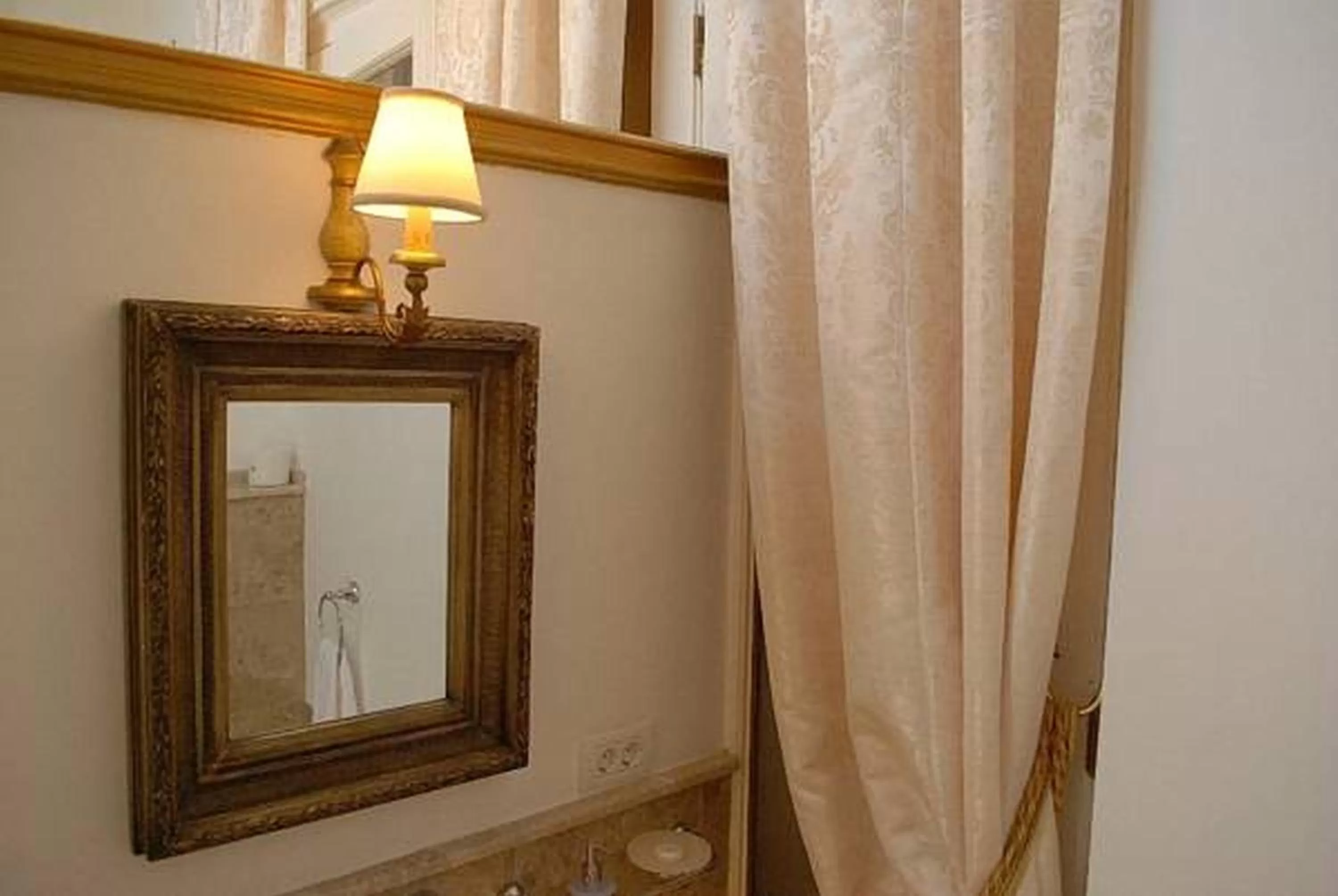 Grand Boutique Hotel