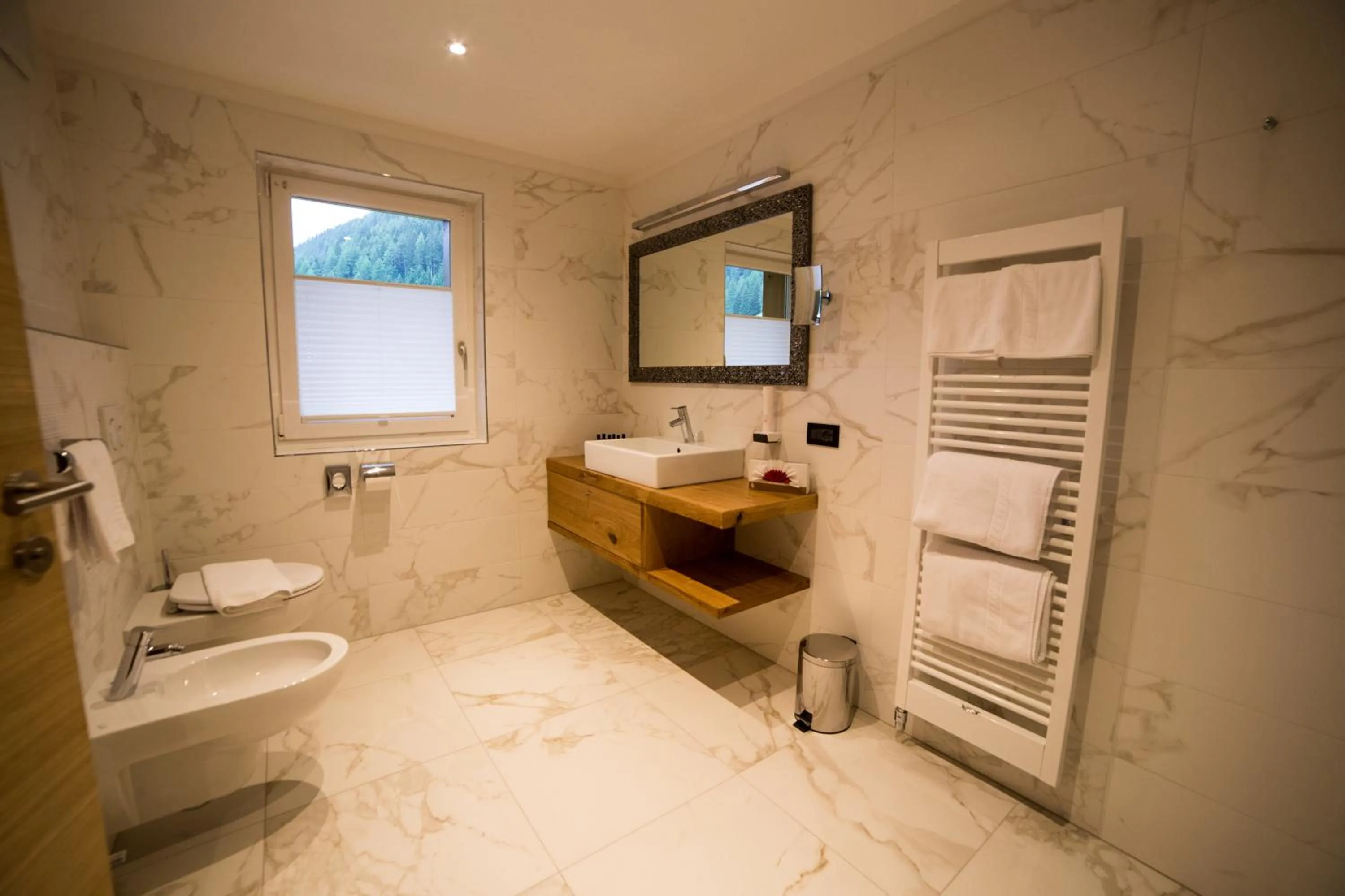 Shower in Freina Mountain Lifestyle Hotel