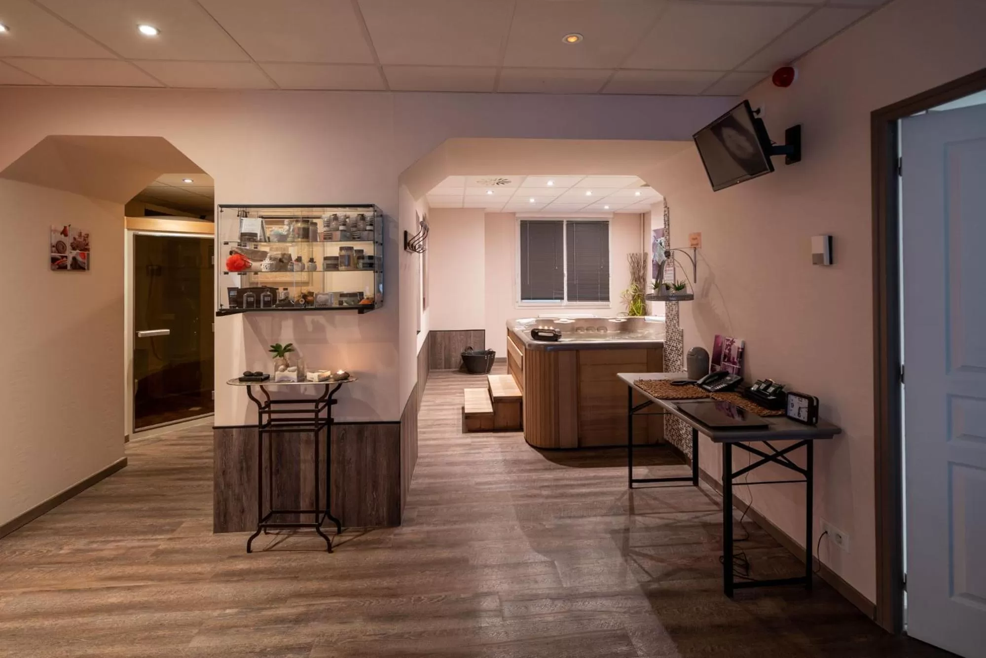 Sauna in Logis Central Hôtel - Restaurant & Spa