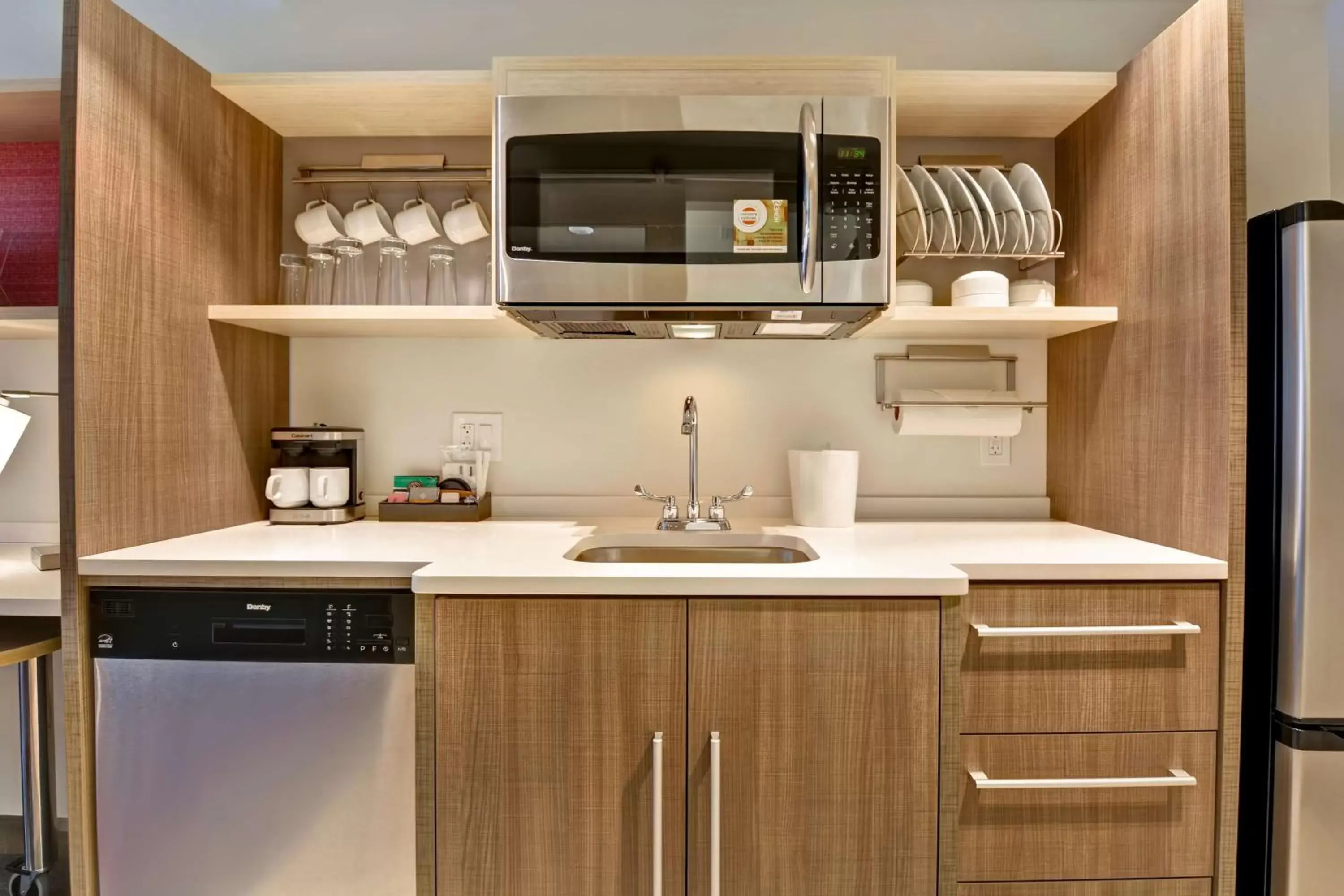 Kitchen or kitchenette, Kitchen/Kitchenette in Home2 Suites By Hilton Naples I-75 Pine Ridge Road
