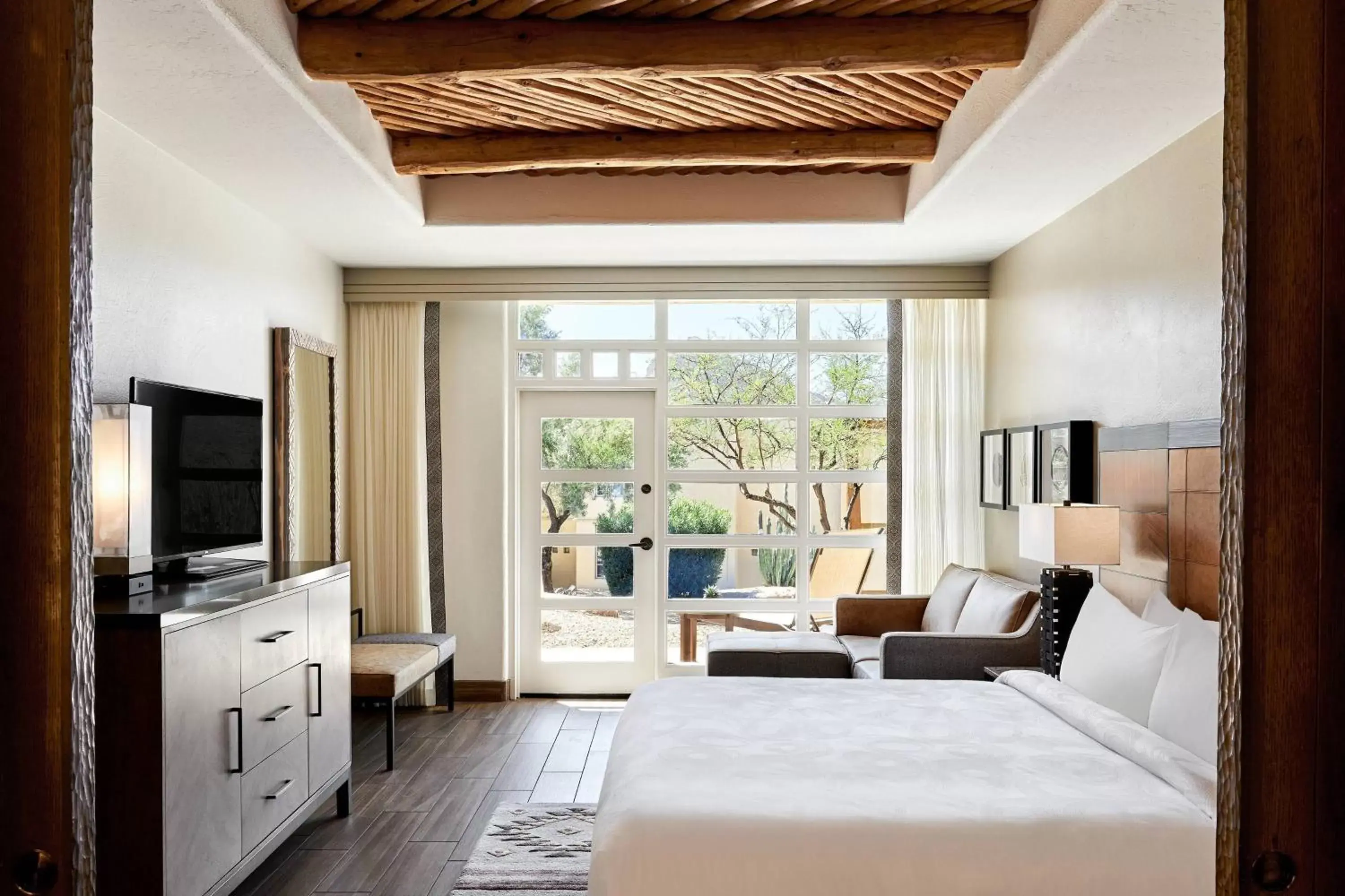 Bedroom in JW Marriott Scottsdale Camelback Inn Resort & Spa