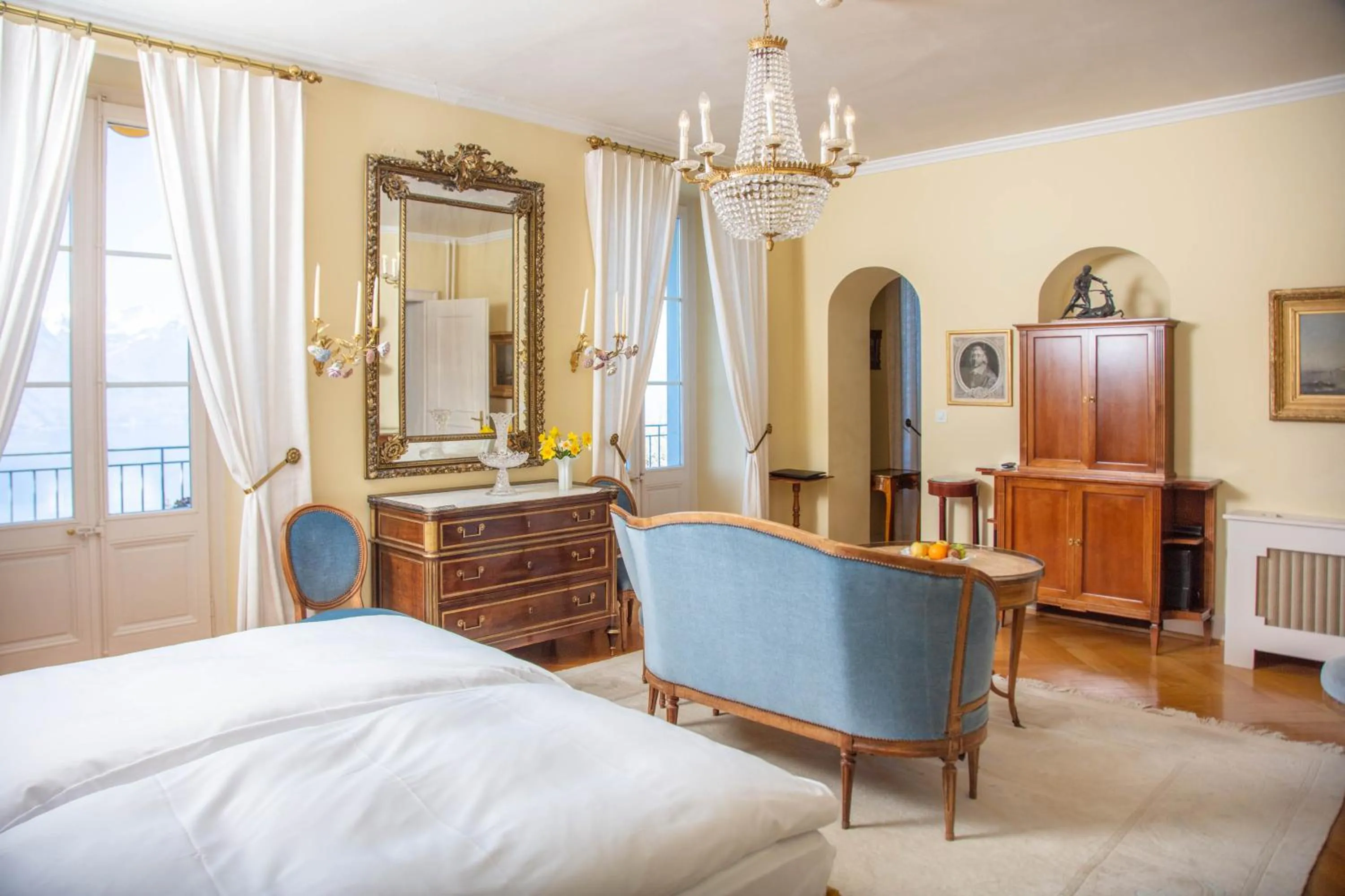 Apartment with Lake View in Hotel Victoria Glion