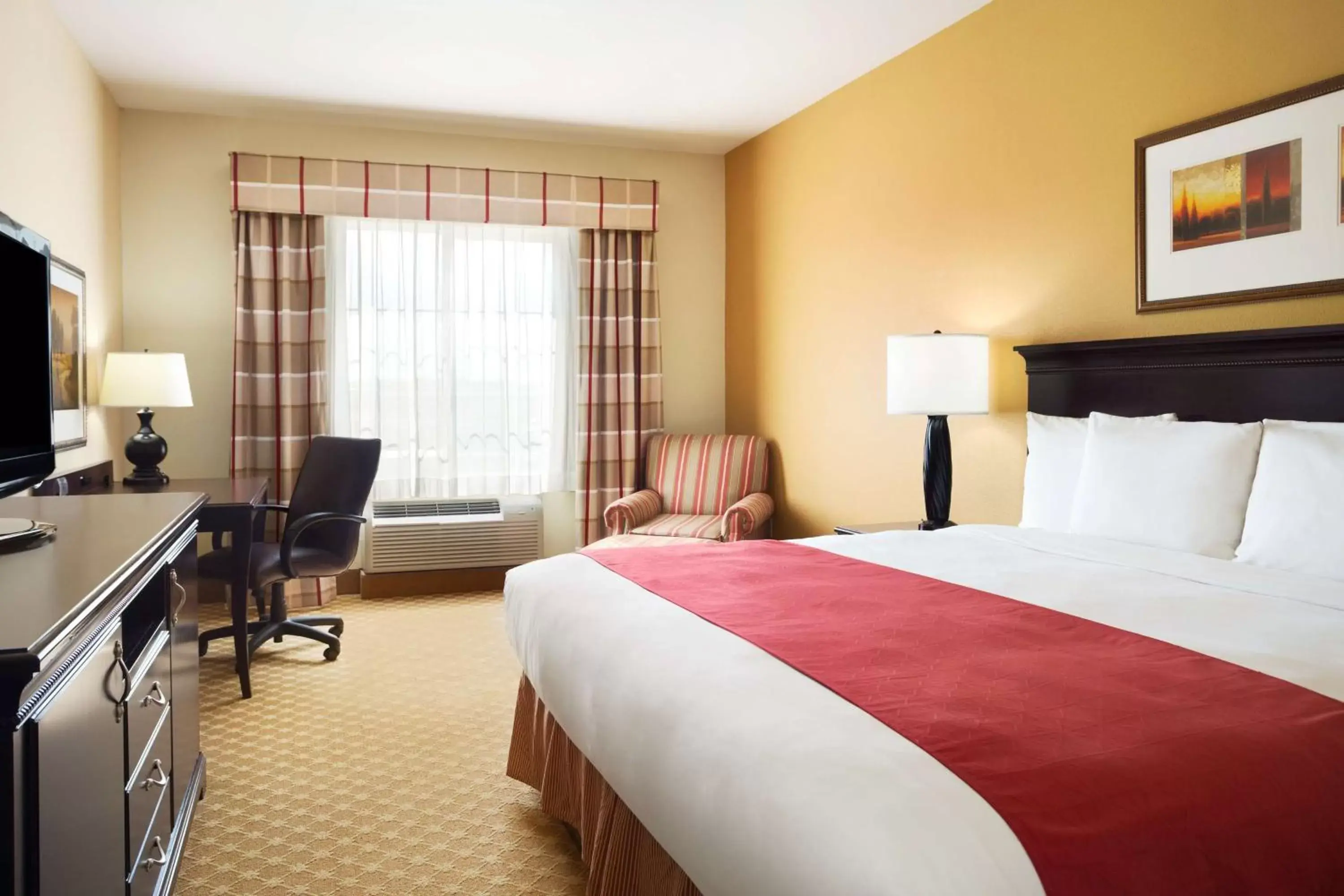 Photo of the whole room, Bed in Country Inn & Suites by Radisson, Conway, AR