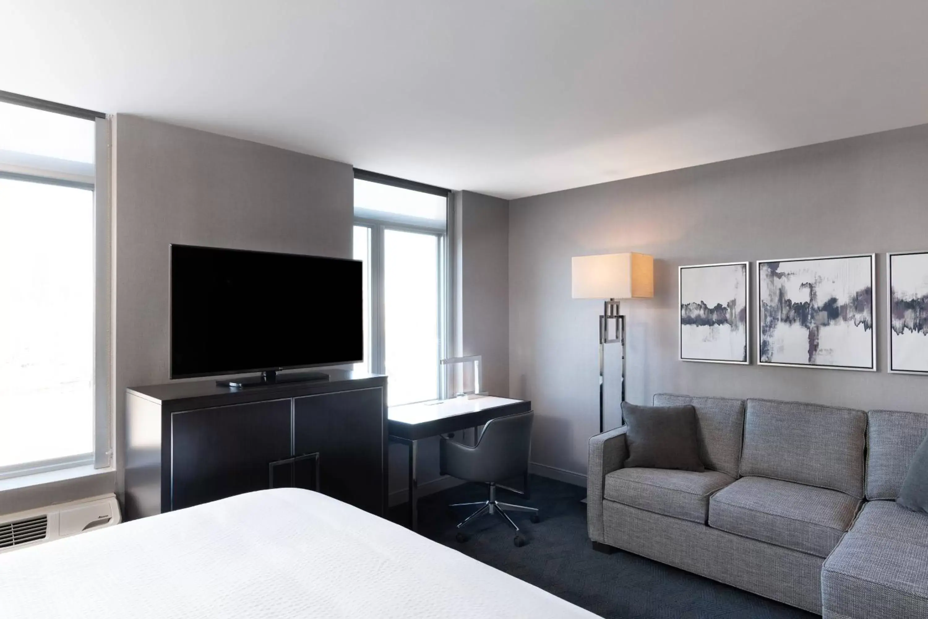 Photo of the whole room, TV/Entertainment Center in Residence Inn Boston Downtown/South End