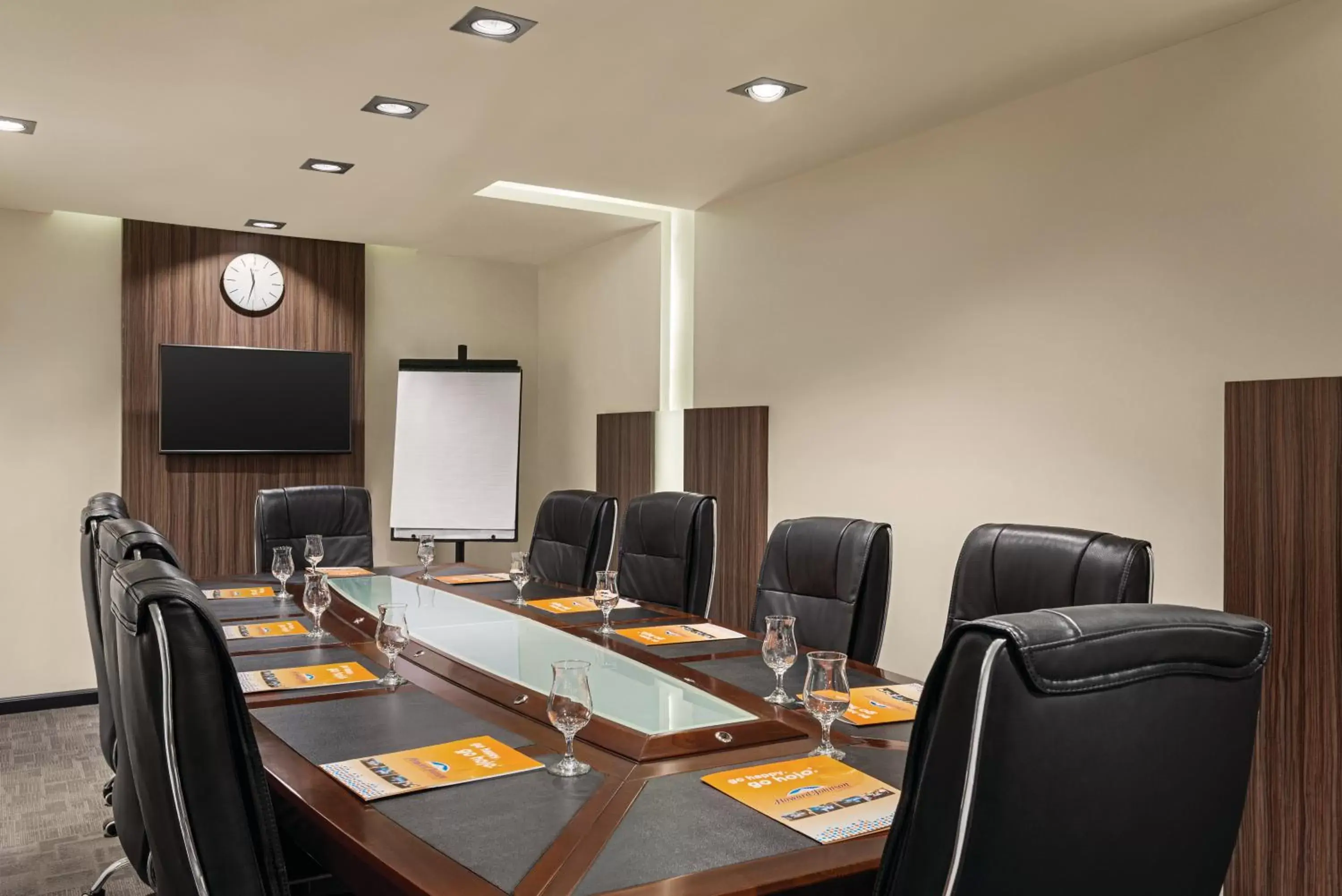 Meeting/conference room in Howard Johnson Dammam Hotel