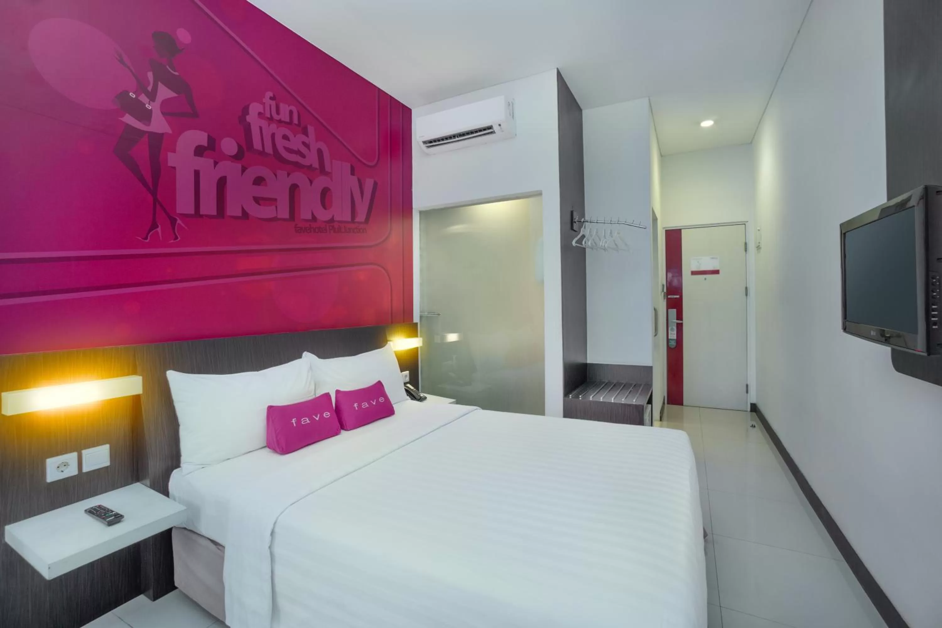Bedroom, Bed in favehotel Pluit Junction