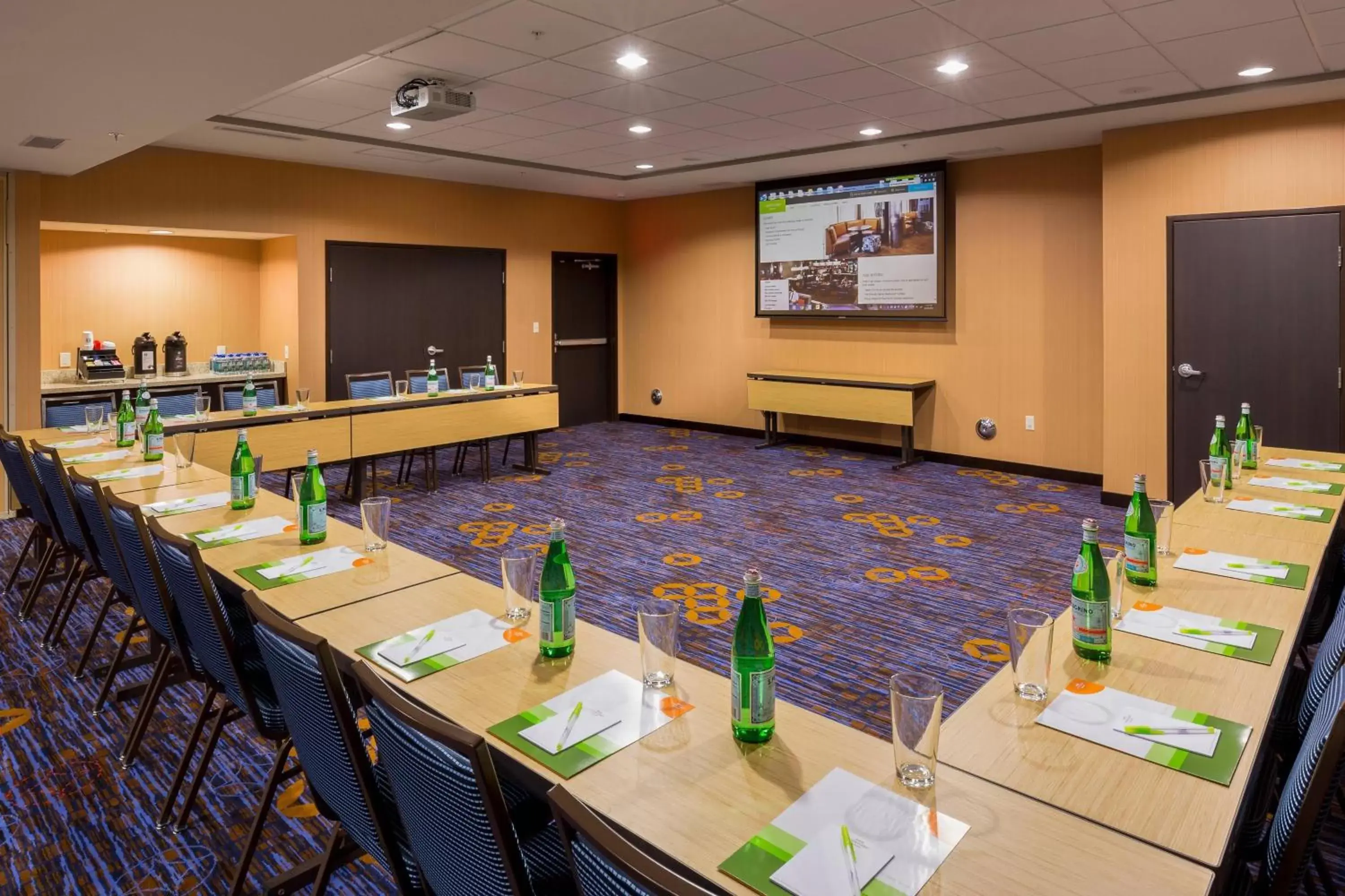 Meeting/conference room in Courtyard by Marriott Bismarck North