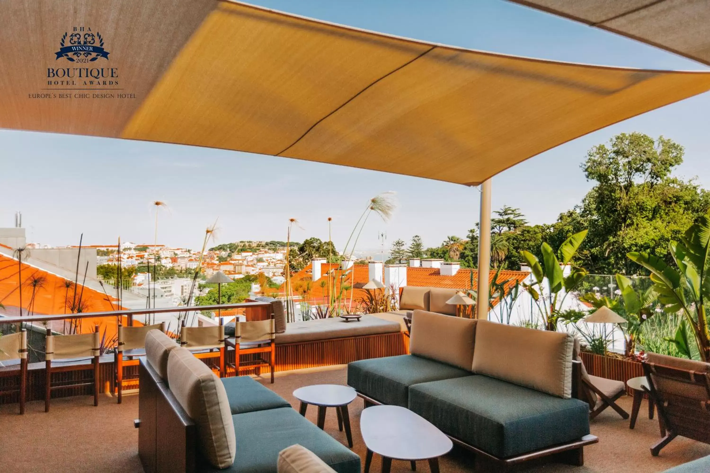 Lounge or bar in The Vintage Hotel & Spa Lisbon
