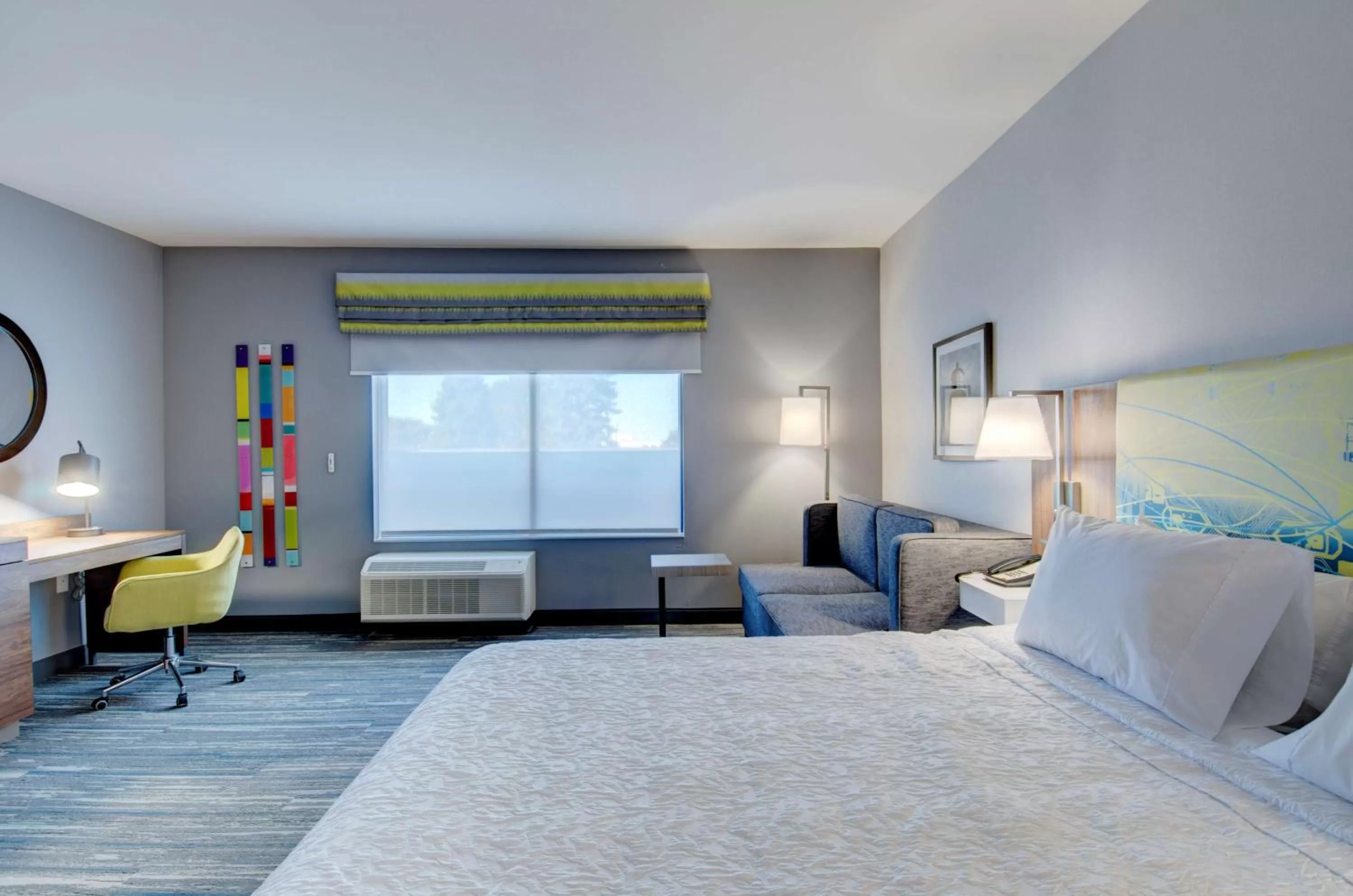 Bedroom, Bed in Hampton Inn & Suites Portland West