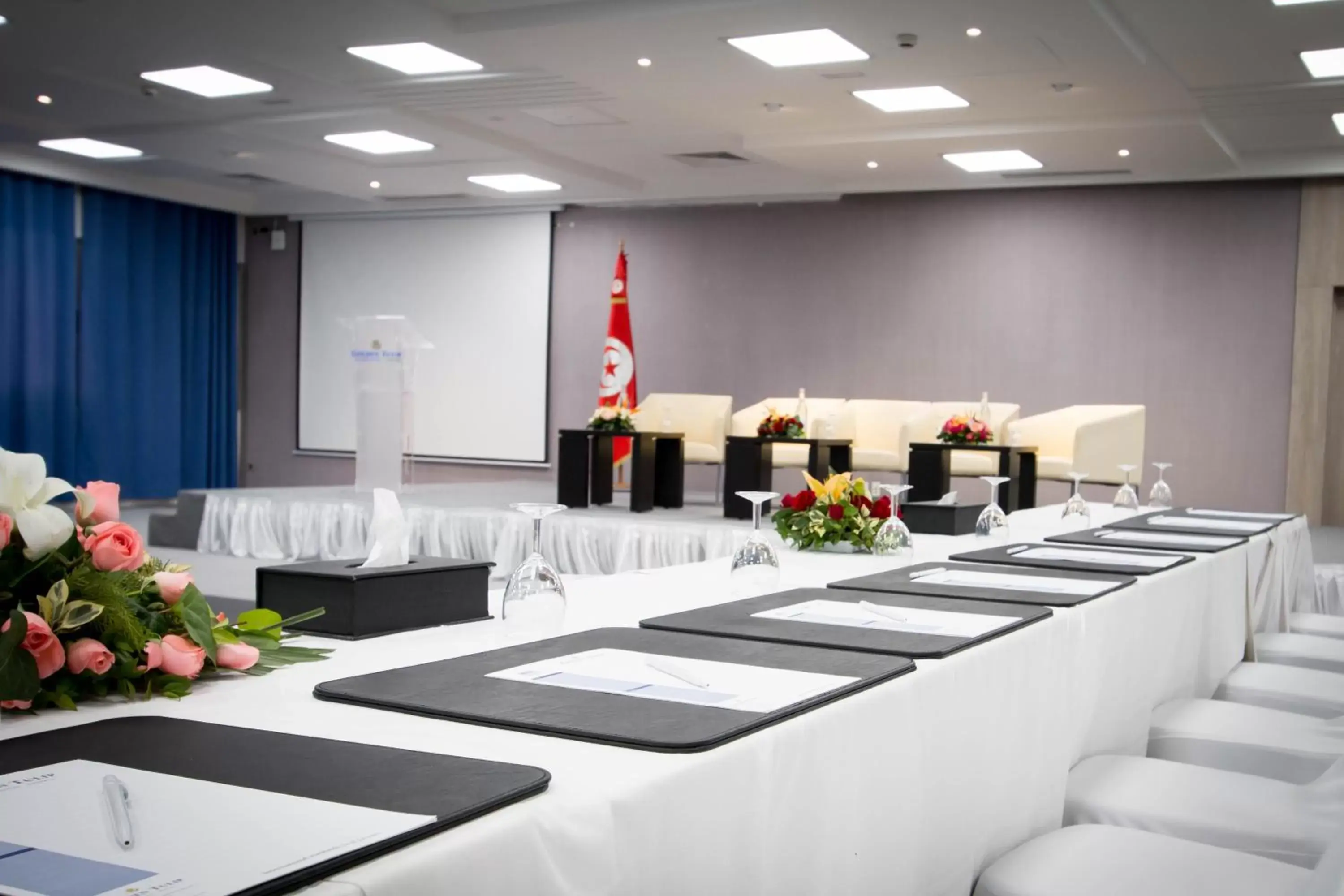 Business facilities in Golden Tulip El Mechtel