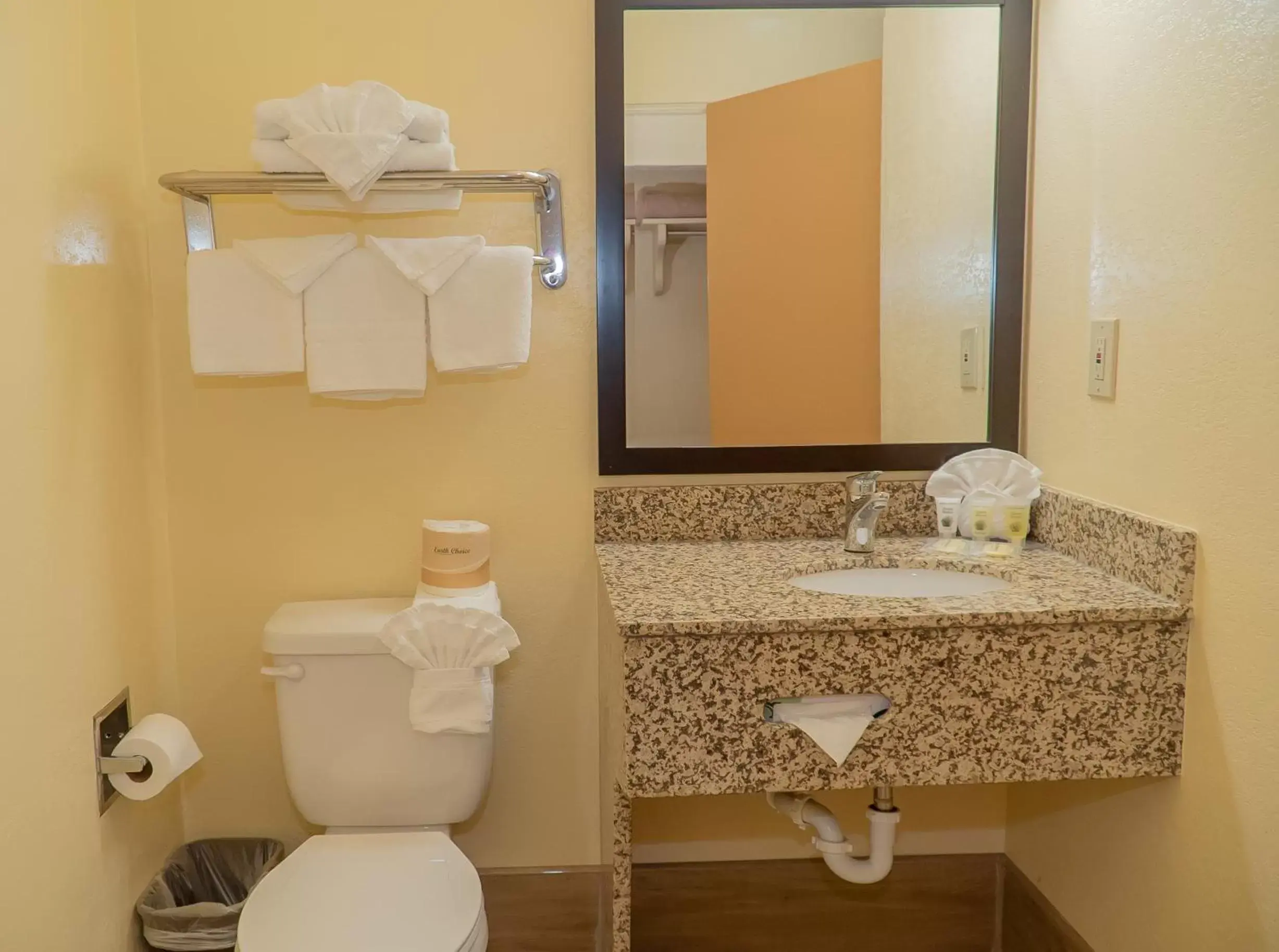 Bathroom in Silver Surf Motel