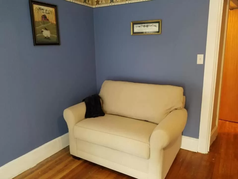 Bed, Seating Area in Rainbow Ridge Farms