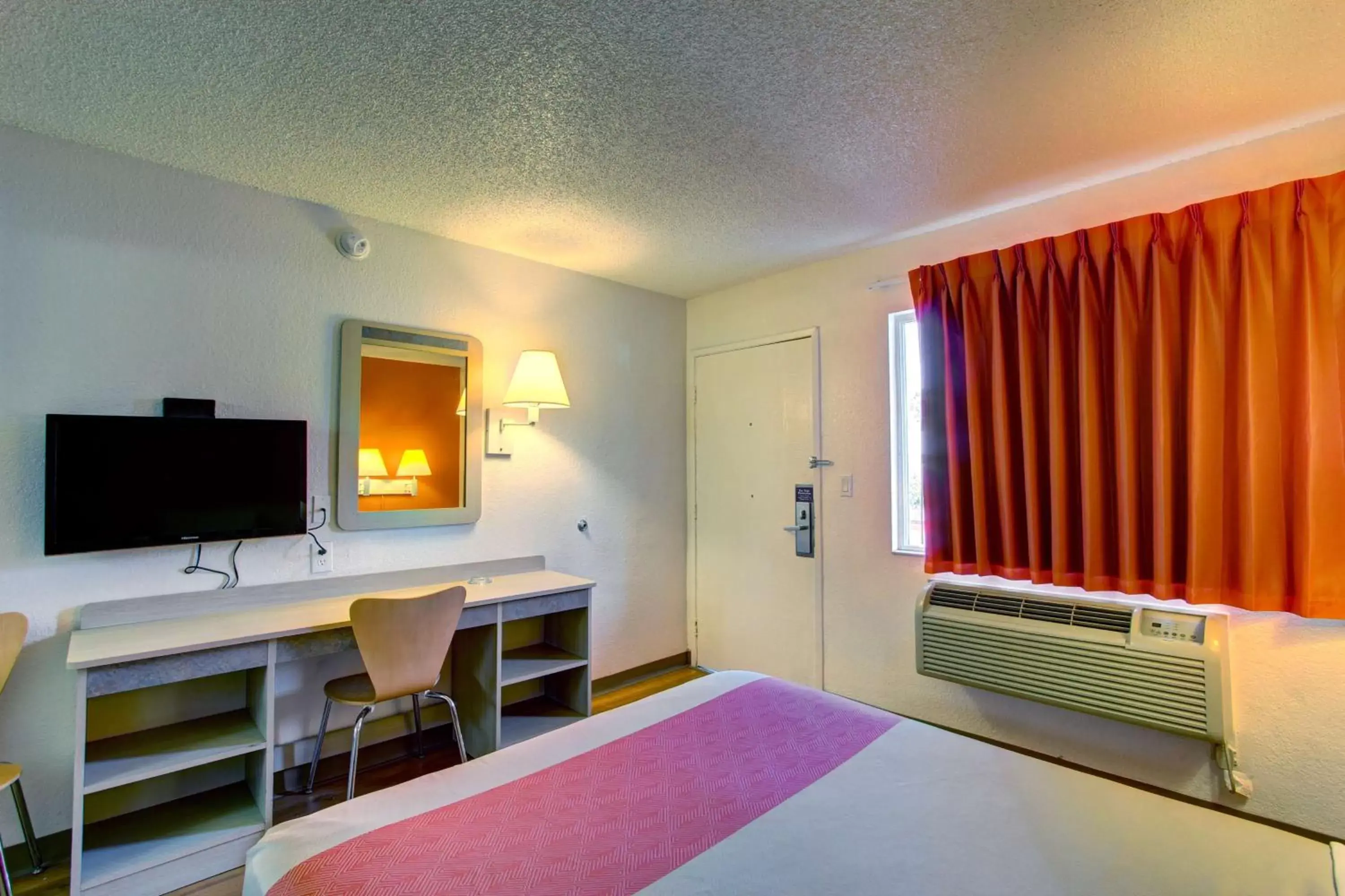 TV and multimedia, TV/Entertainment Center in Motel 6-La Mesa, CA - San Diego