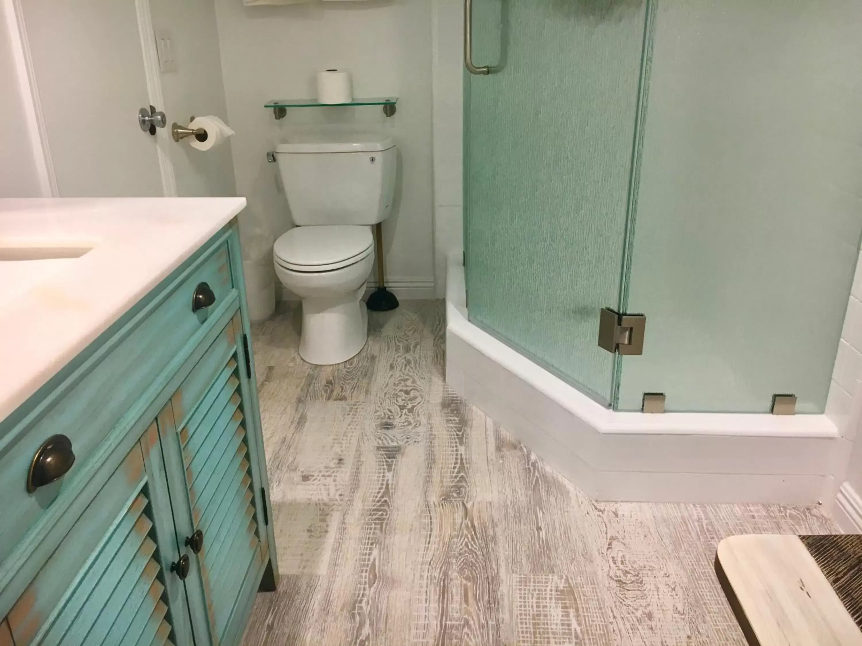 Shower, Bathroom in Sea Horse Resort