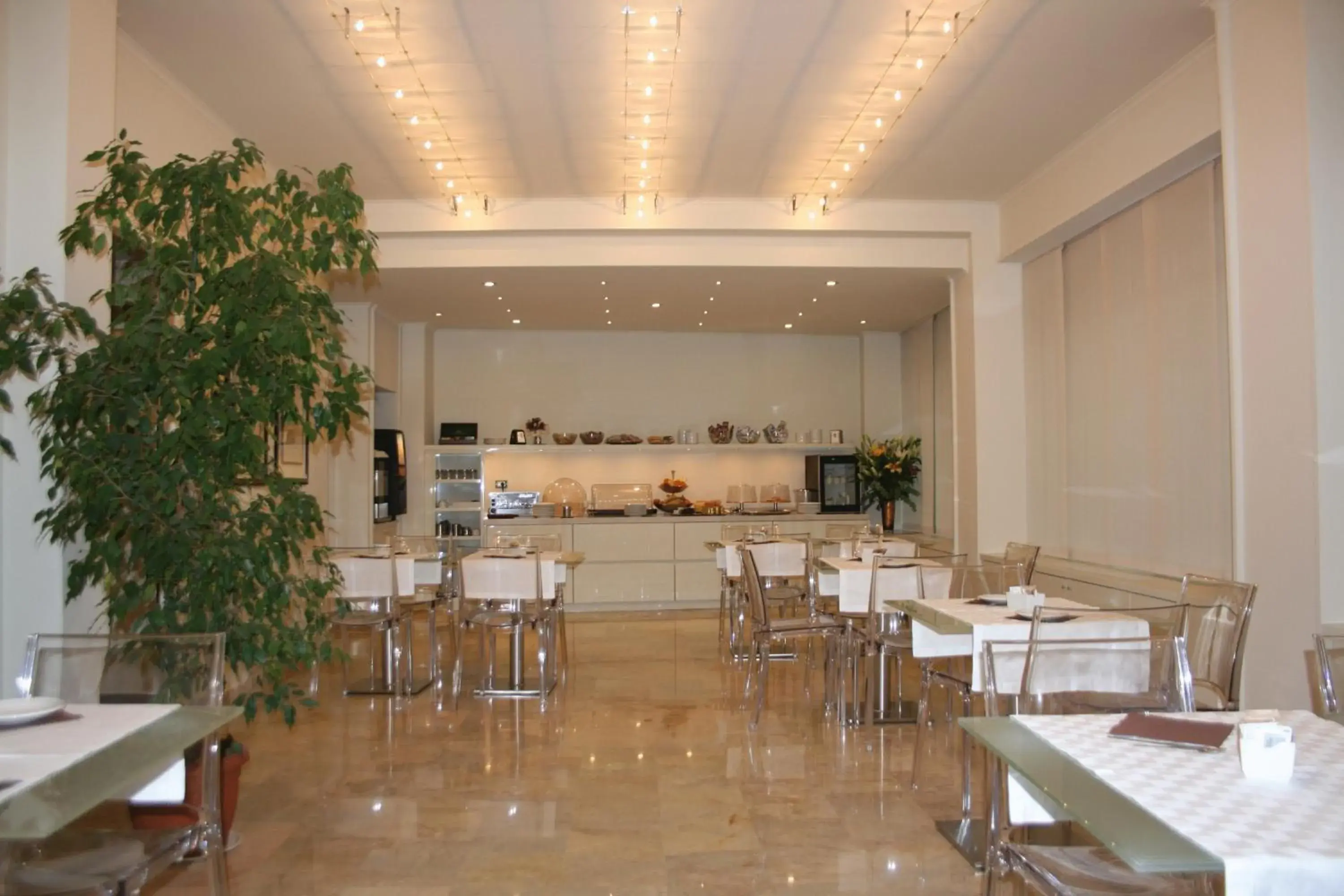 Restaurant/Places to Eat in Hotel Europa