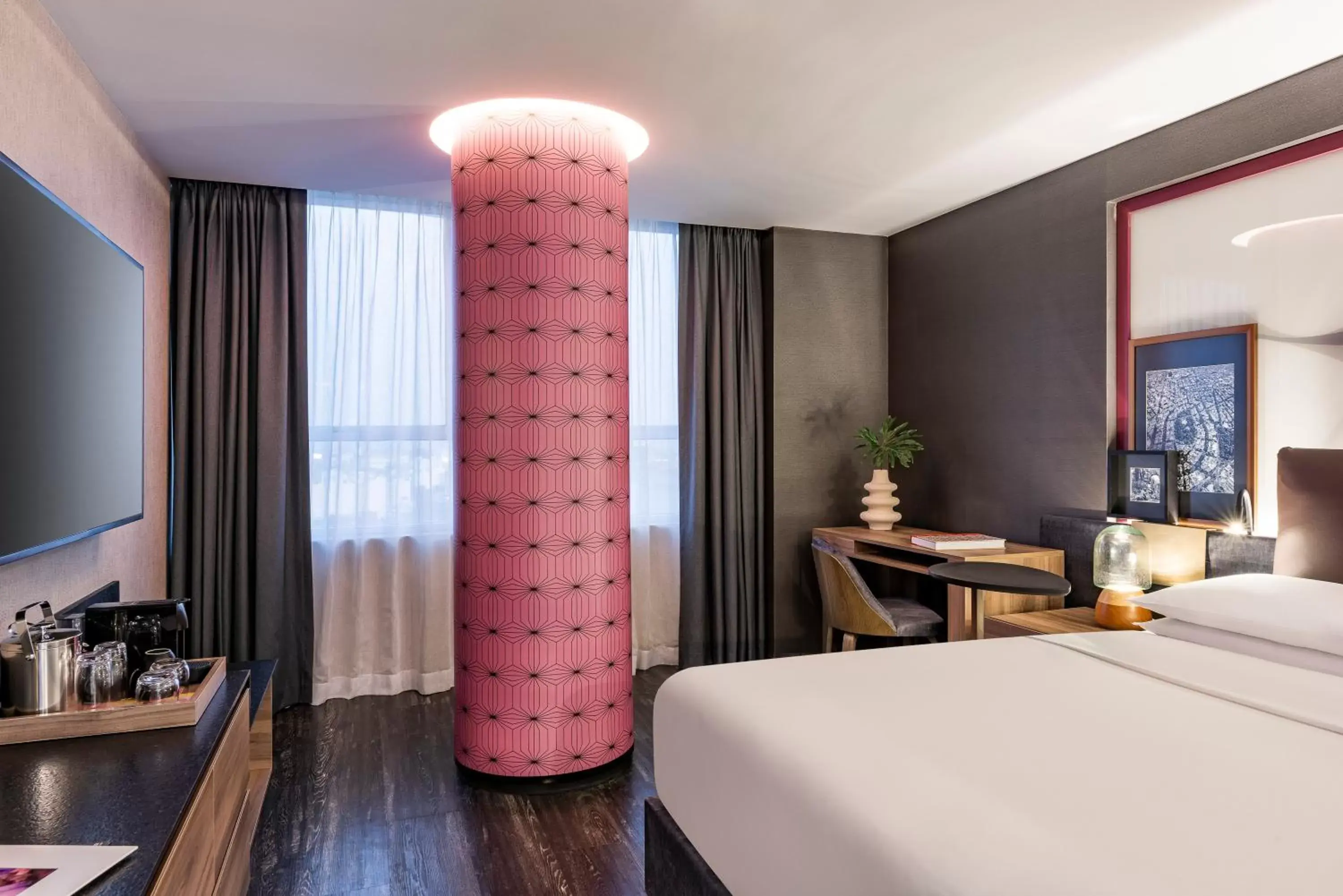 Bed, TV/Entertainment Center in Andaz Mexico City Condesa - A Concept by Hyatt