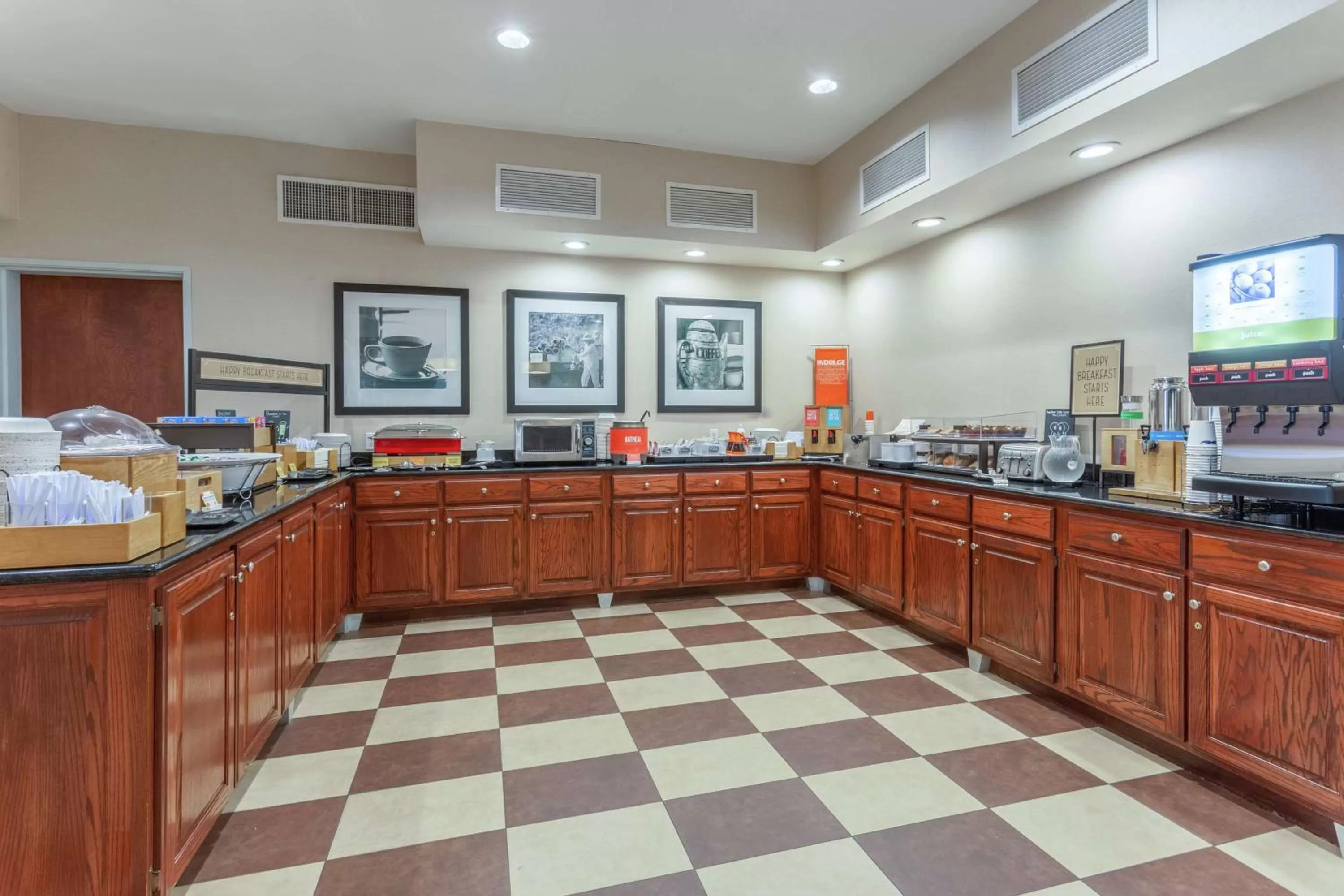 Breakfast in Hampton Inn Jefferson City at Capital Mall