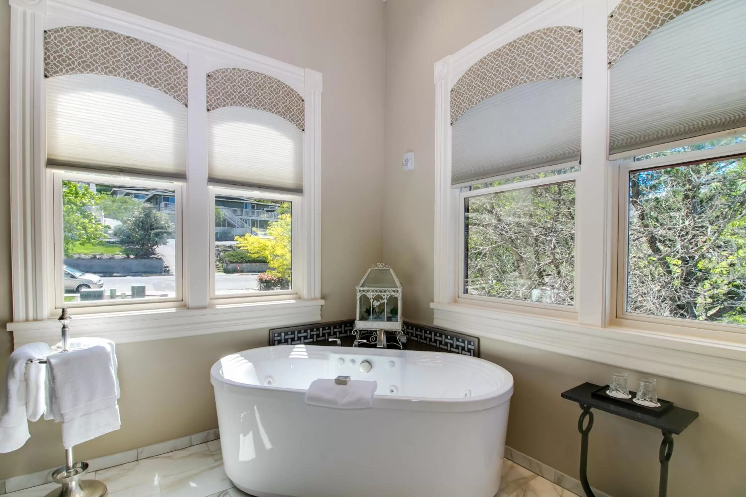 Bathroom in Winchester Inn