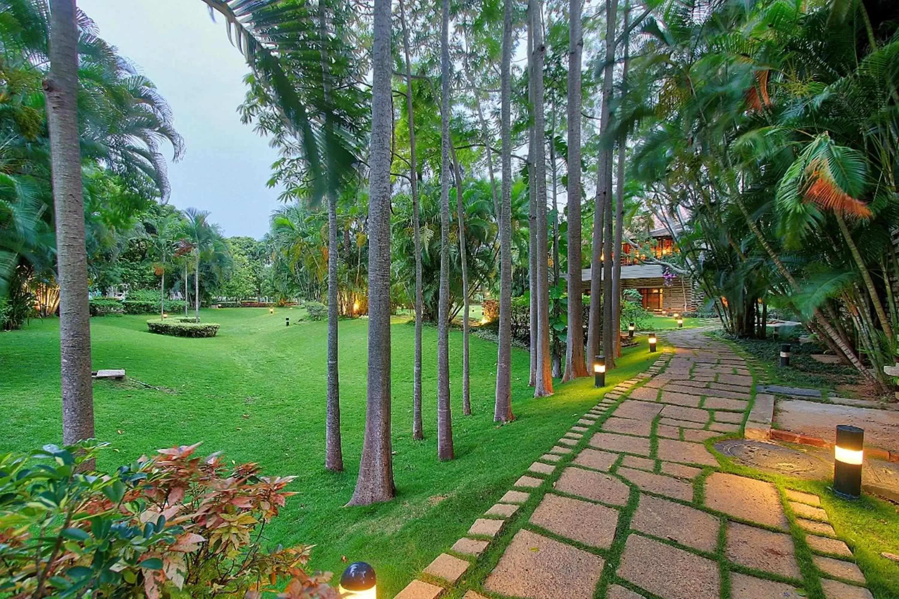 Facade/entrance, Garden in Angsana Oasis Spa & Resort