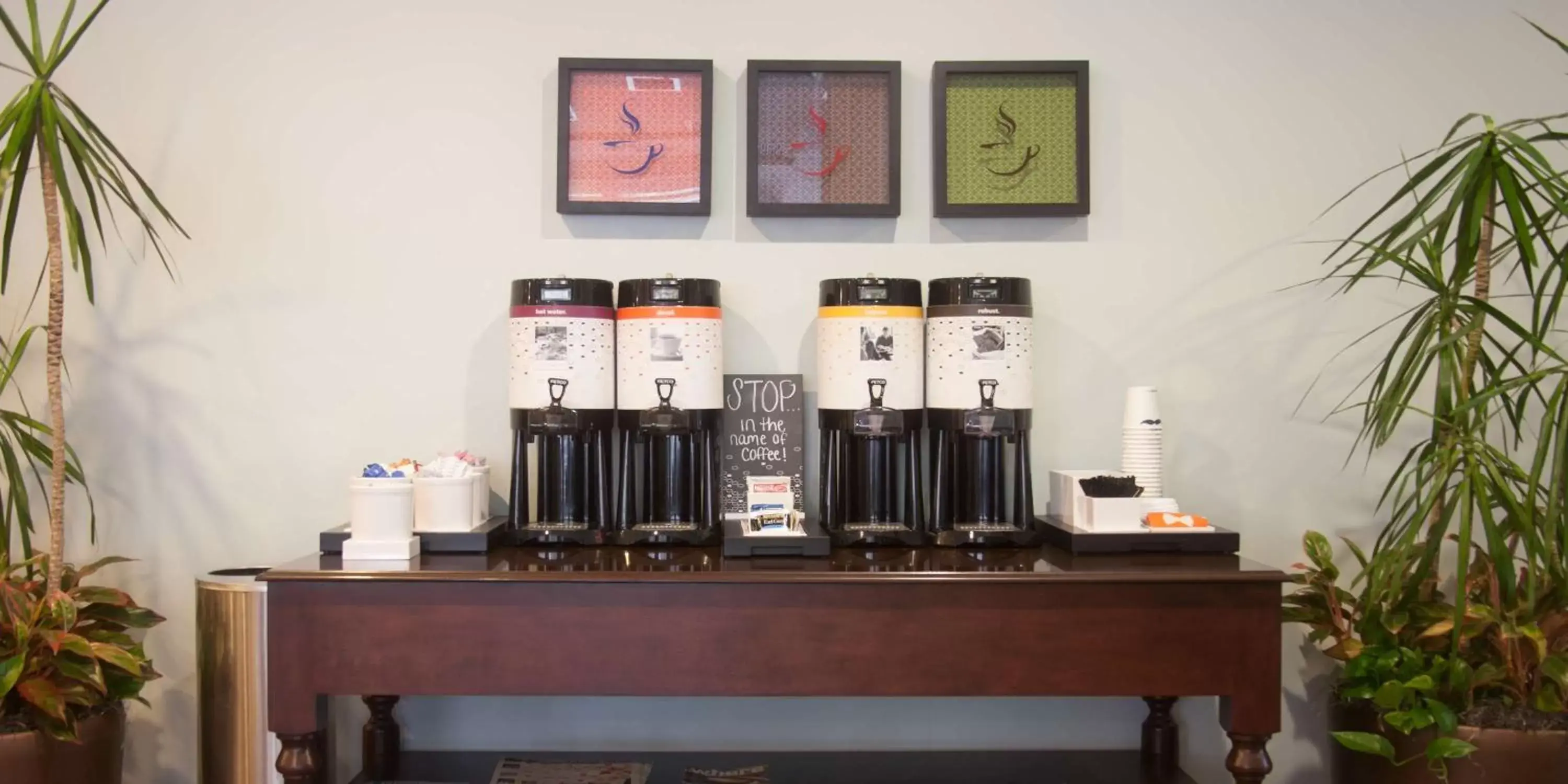 Coffee/tea facilities in Hampton Inn Charleston-Daniel Island