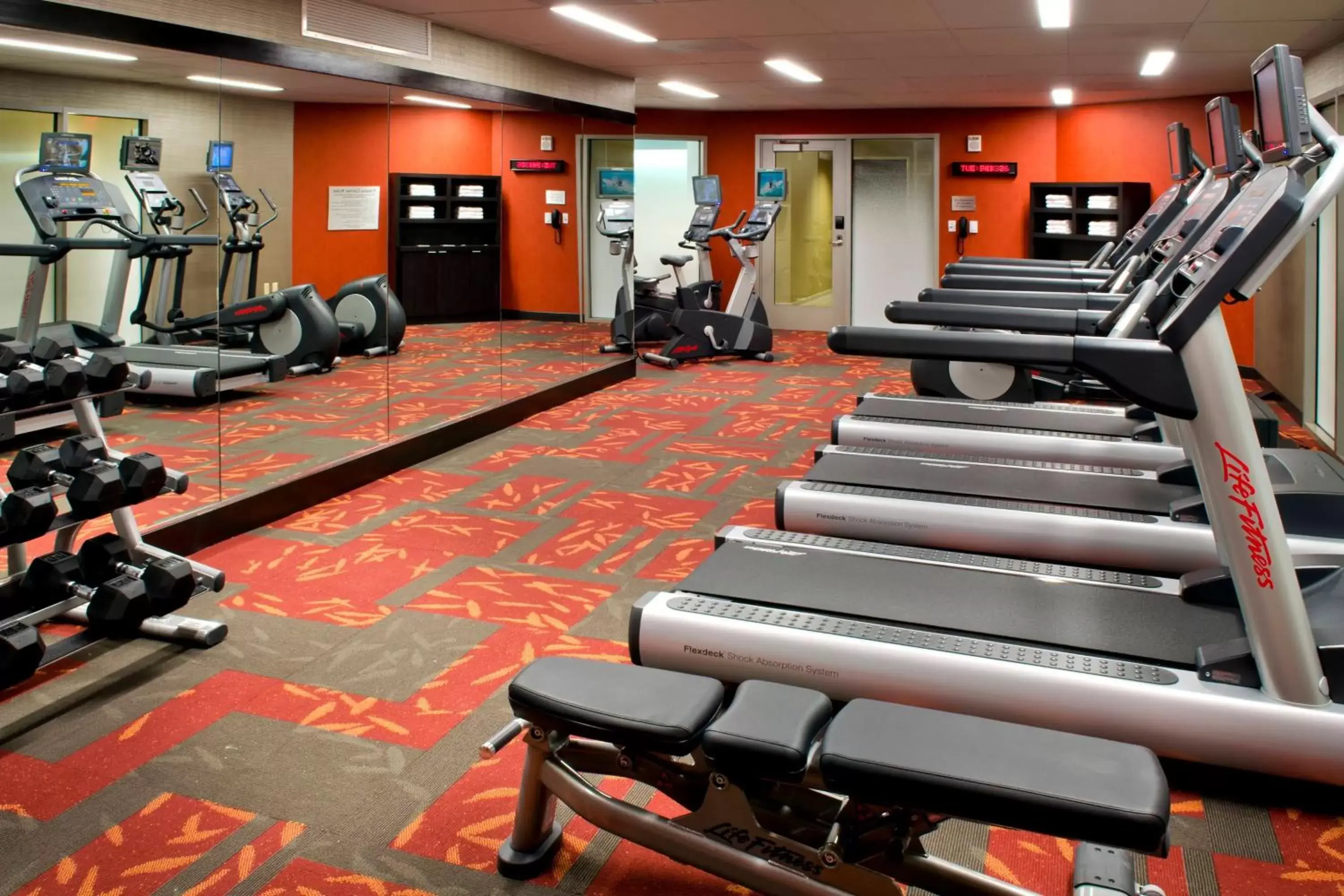 Fitness centre/facilities, Fitness Center/Facilities in Courtyard by Marriott Washington, D.C./Foggy Bottom