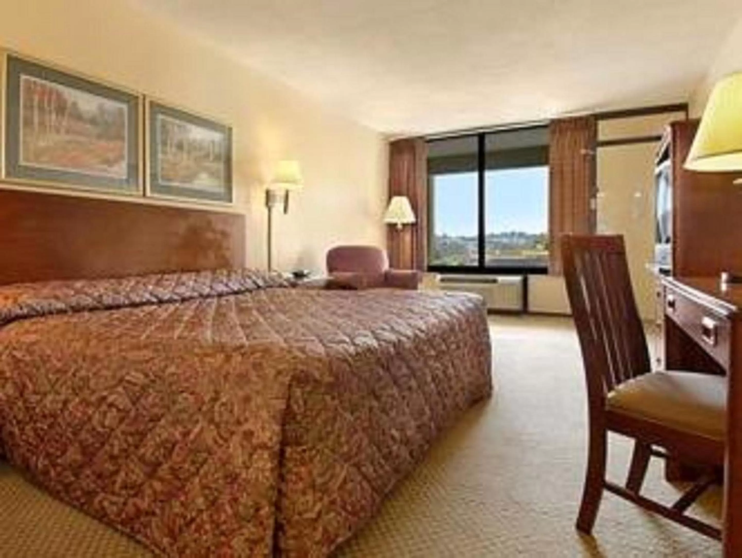 Bedroom, Bed in Inn of Loudon