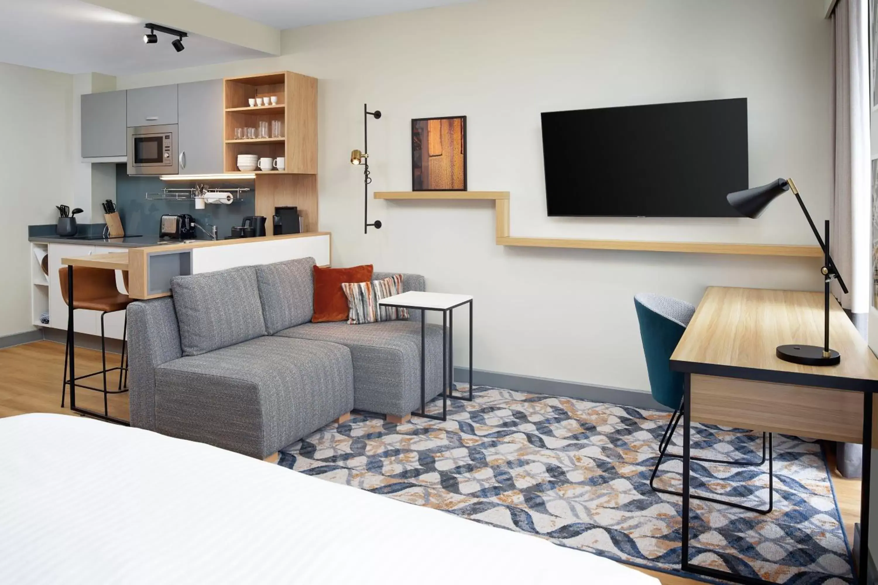 Photo of the whole room, Seating Area in Residence Inn by Marriott Slough