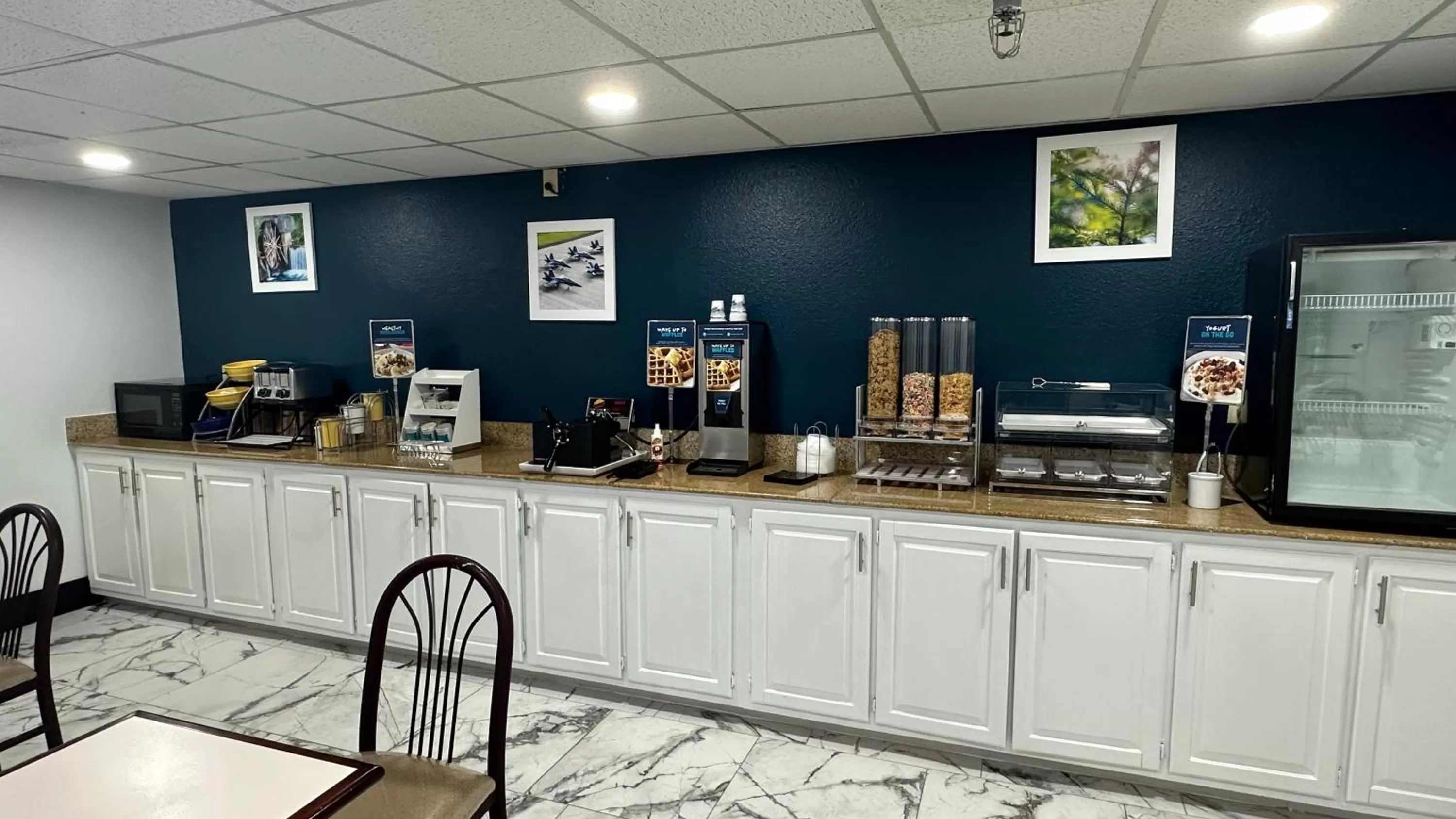 Breakfast in Clarion Pointe Vidalia - Lyons West