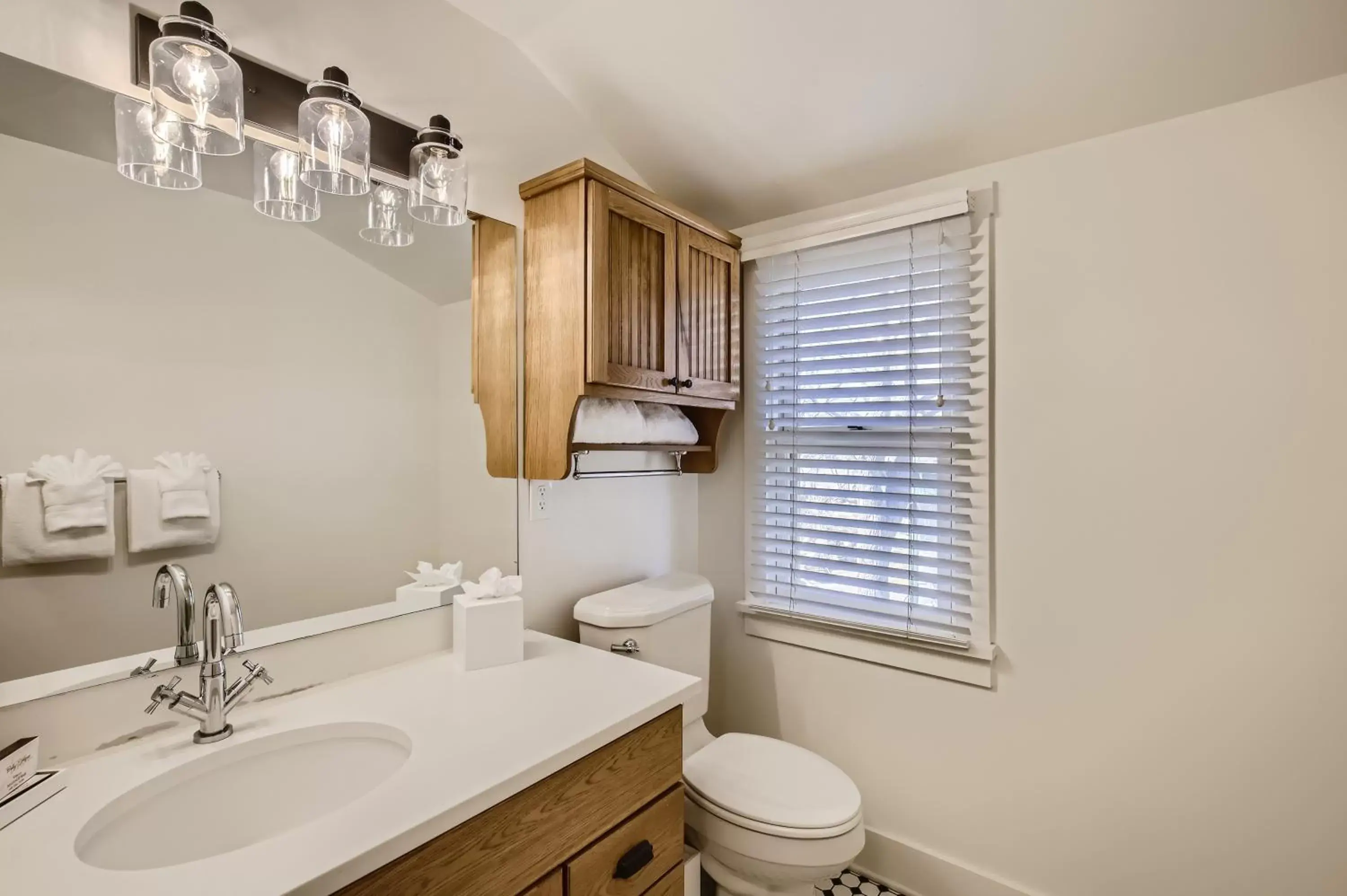 Bathroom in Colorado Chautauqua Cottages