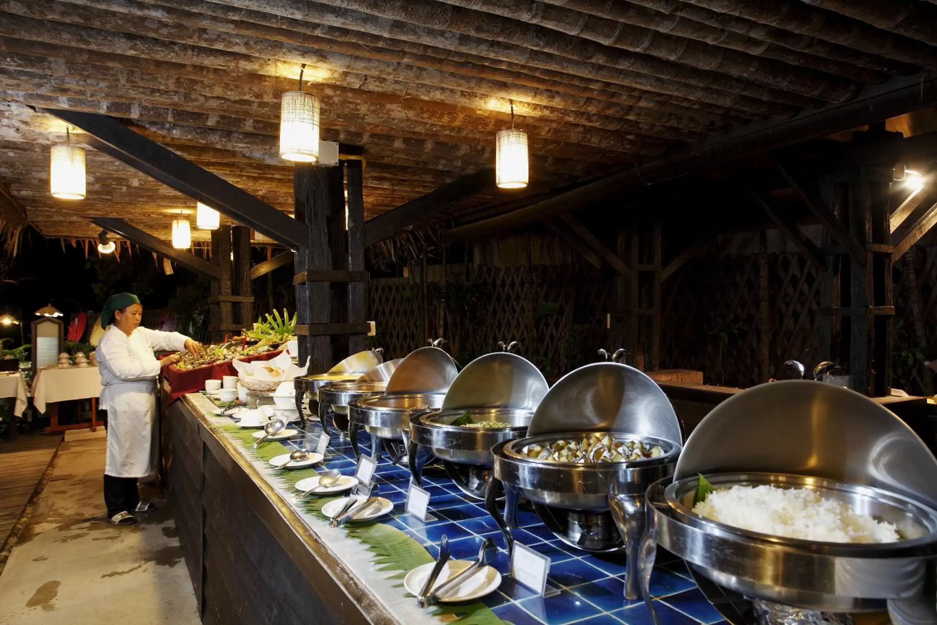 Restaurant/Places to Eat in Centara Koh Chang Tropicana Resort