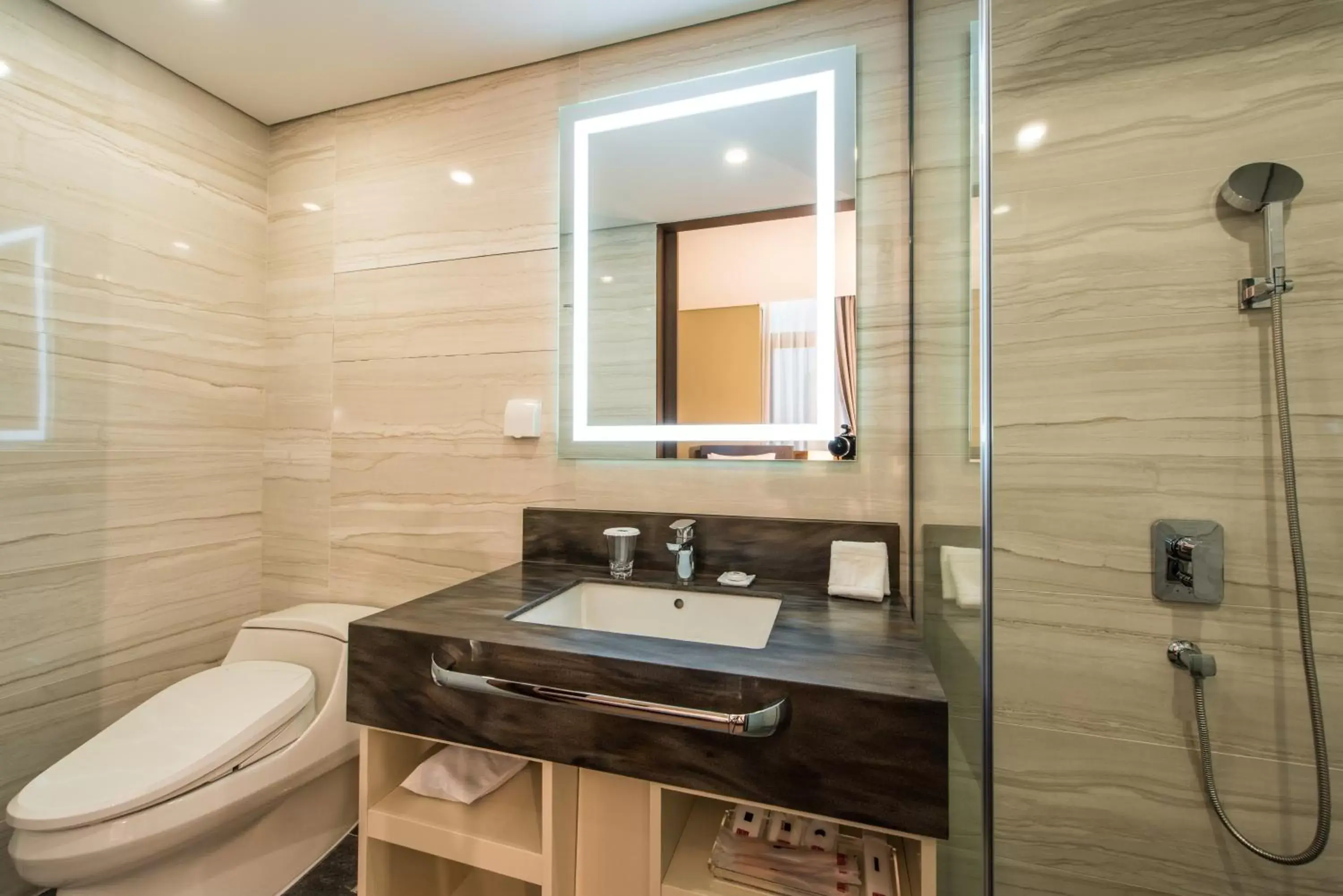 Shower, Bathroom in ENA Suite Hotel Namdaemun