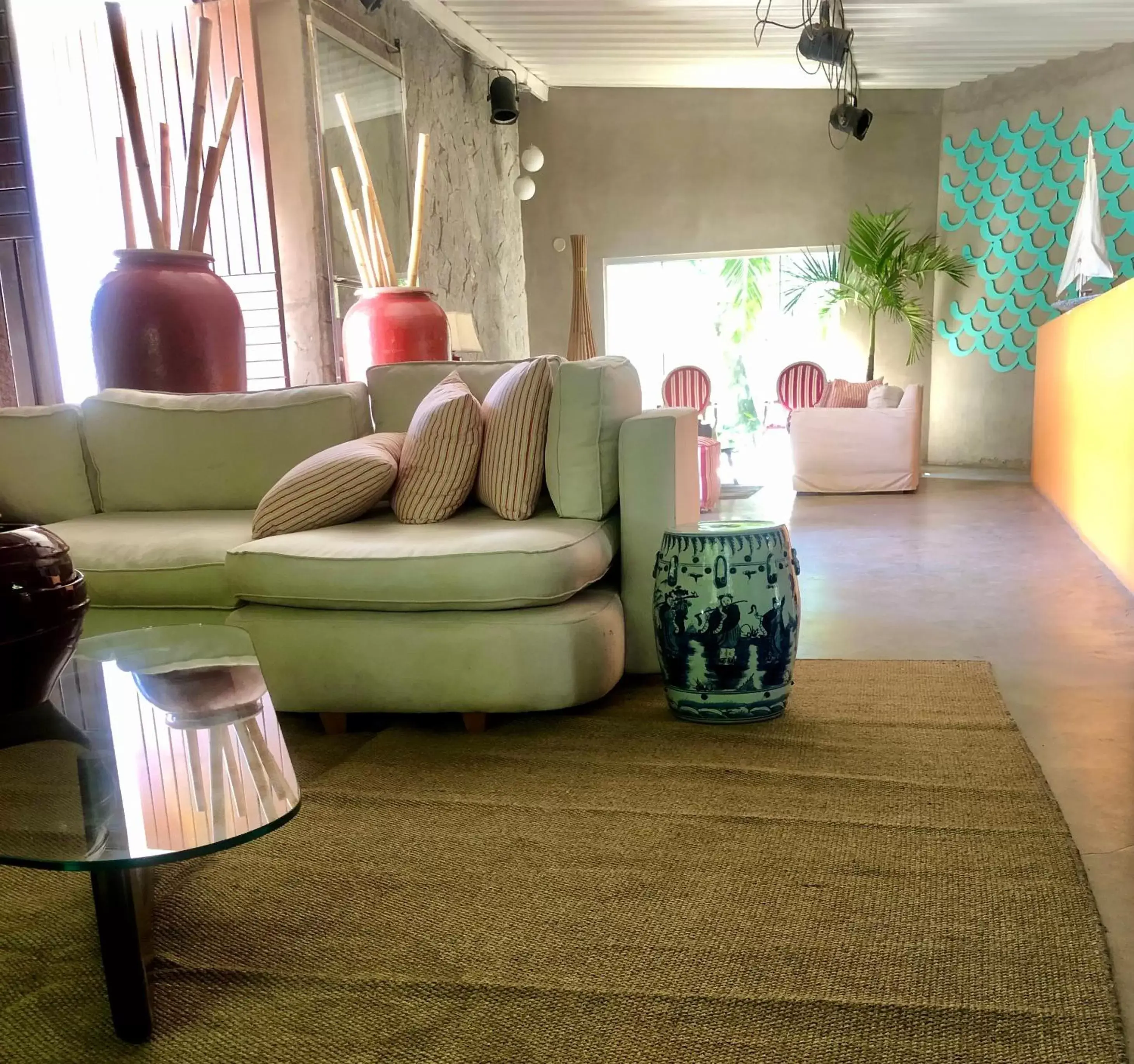 Living room, Seating Area in Armação dos Búzios Pousada Design