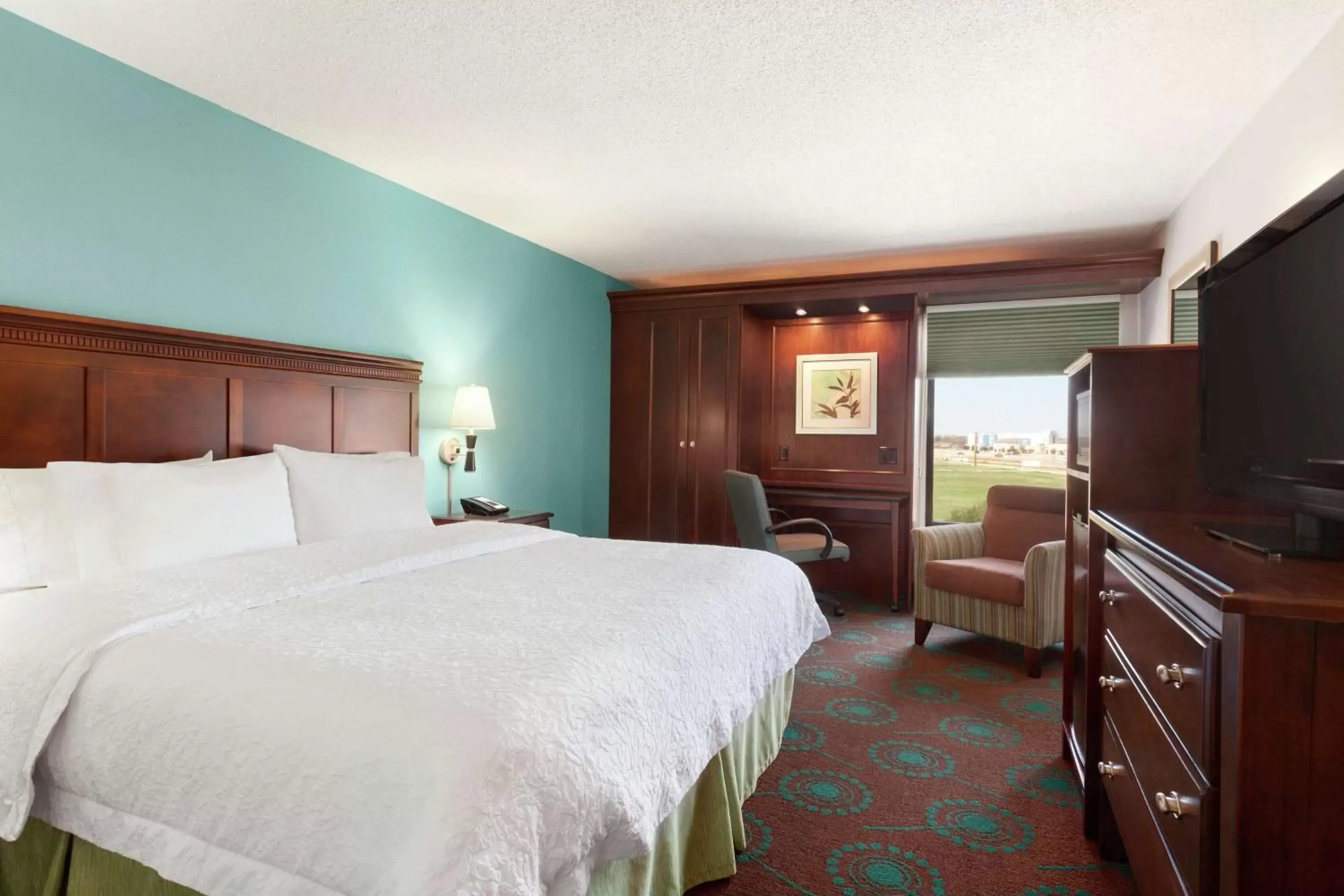 Bedroom, Bed in Hampton Inn Houston Northwest