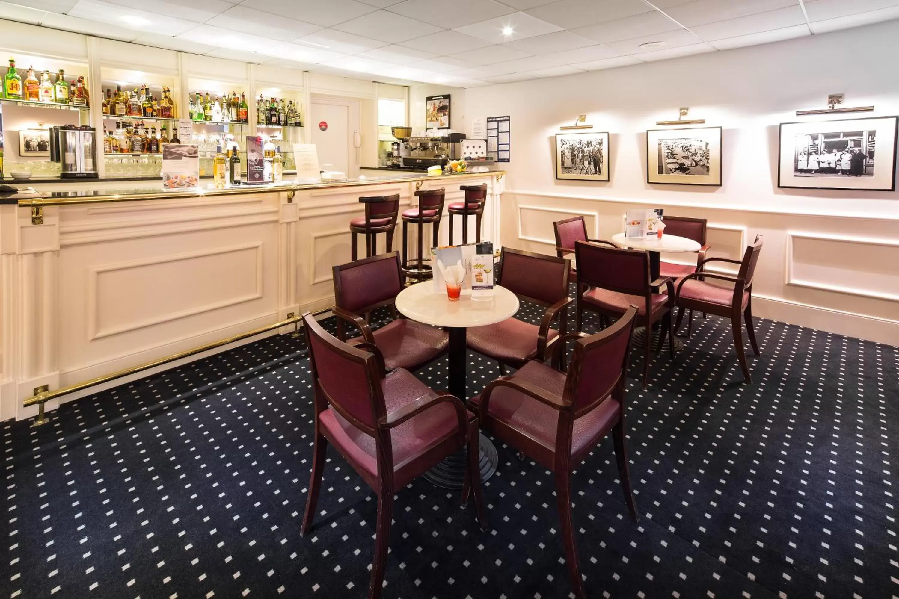 Restaurant/places to eat, Lounge/Bar in Mercure Lourdes Impérial